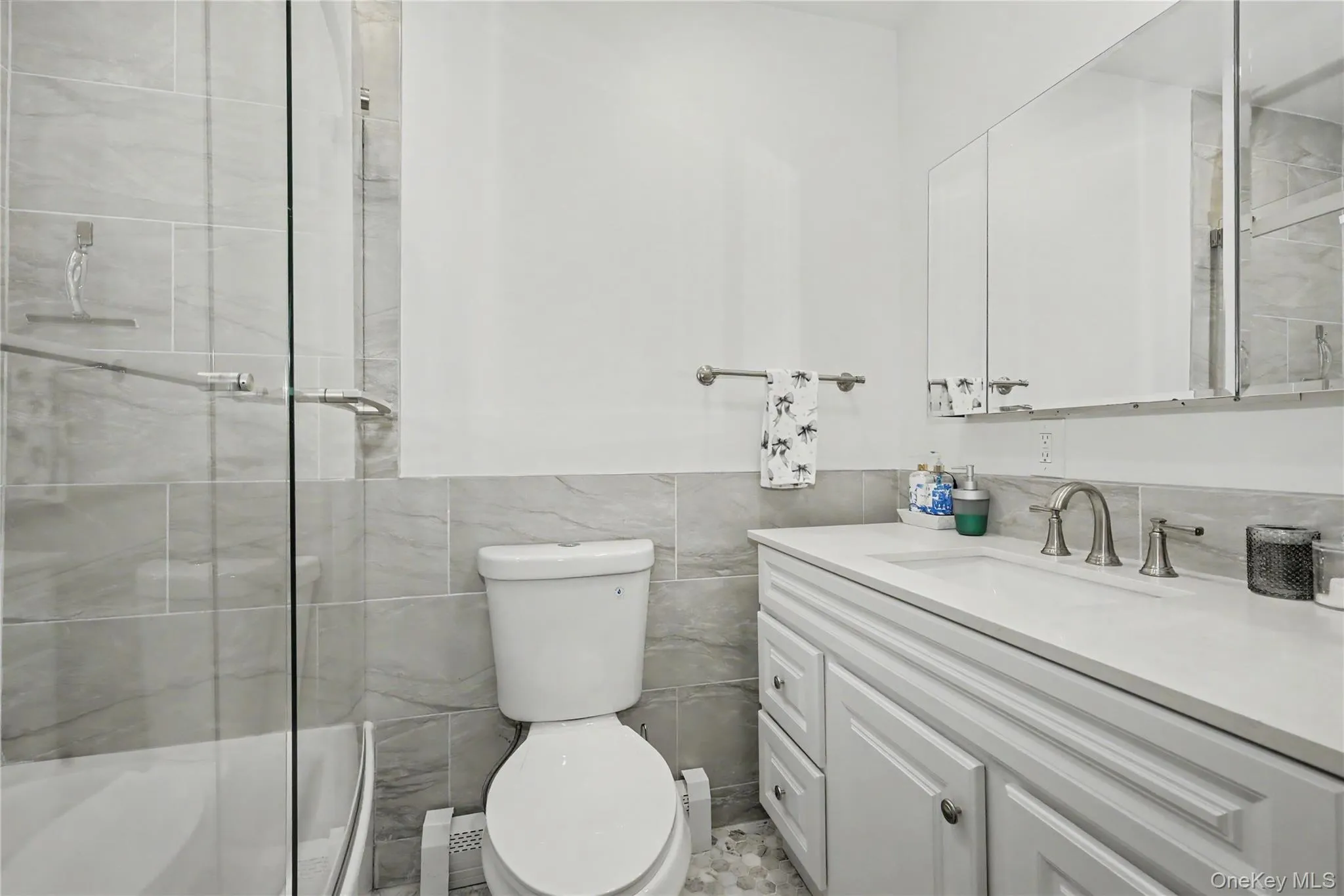 Full size bathroom Full size bathroom