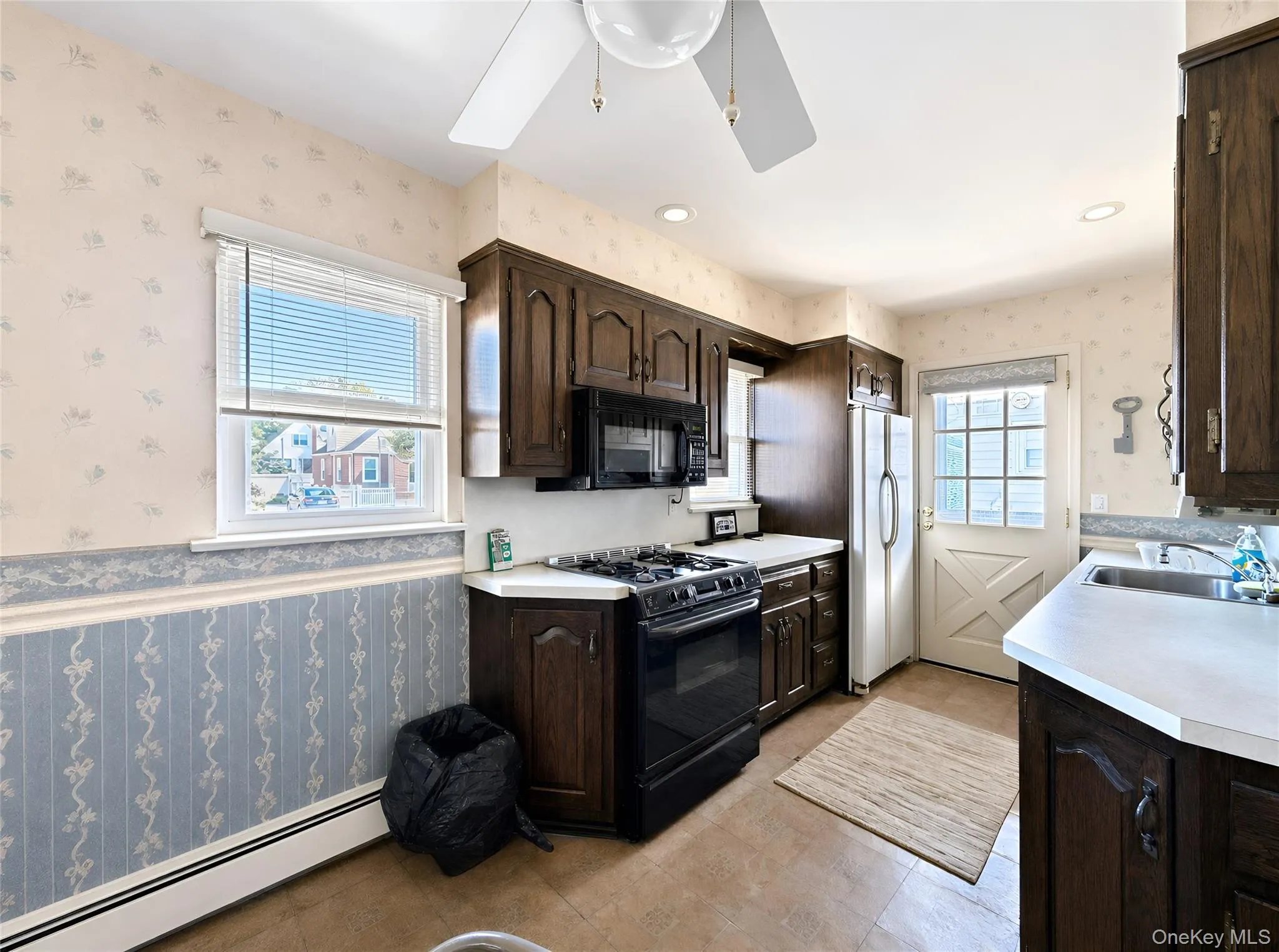 78 Gates Avenue, Hempstead, NY, 4 Bedrooms Bedrooms, 9 Rooms Rooms,2 BathroomsBathrooms,Residential,For Rent,Gates,0,1056384 78 Gates Avenue, Hempstead, NY, 4 Bedrooms Bedrooms, 9 Rooms Rooms,2 BathroomsBathrooms,Residential,For Rent,Gates,0,1056384