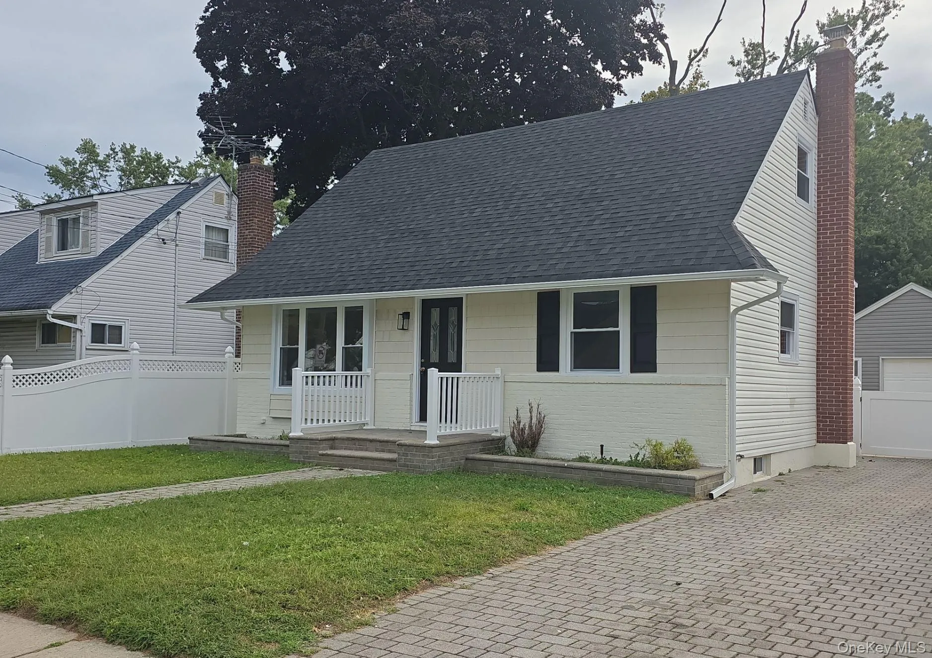 200 Raff Avenue, Hempstead, NY, 5 Bedrooms Bedrooms, 7 Rooms Rooms,2 BathroomsBathrooms,Residential,For Rent,Raff,0,1056403 200 Raff Avenue, Hempstead, NY, 5 Bedrooms Bedrooms, 7 Rooms Rooms,2 BathroomsBathrooms,Residential,For Rent,Raff,0,1056403