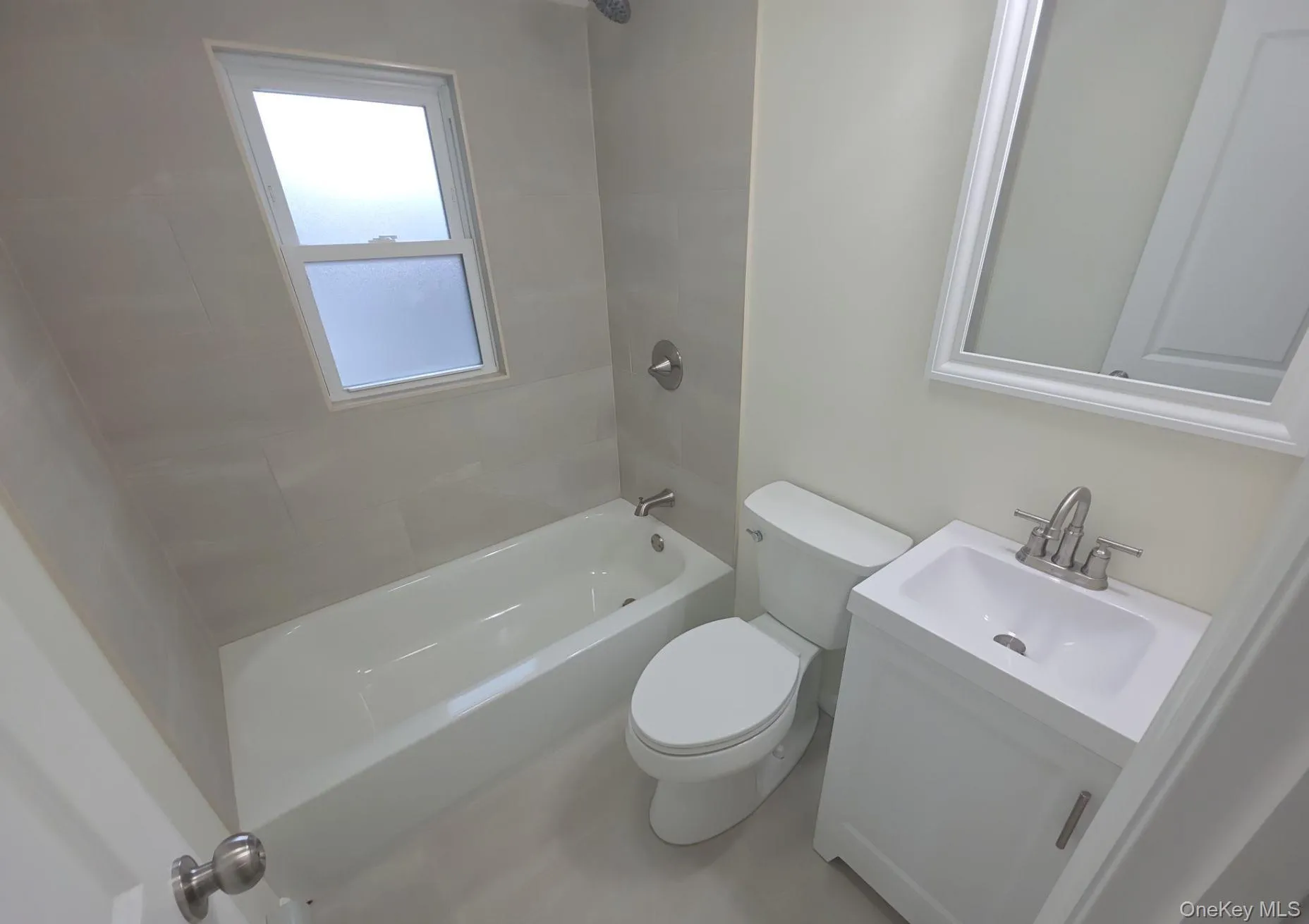 200 Raff Avenue, Hempstead, NY, 5 Bedrooms Bedrooms, 7 Rooms Rooms,2 BathroomsBathrooms,Residential,For Rent,Raff,0,1056403 200 Raff Avenue, Hempstead, NY, 5 Bedrooms Bedrooms, 7 Rooms Rooms,2 BathroomsBathrooms,Residential,For Rent,Raff,0,1056403