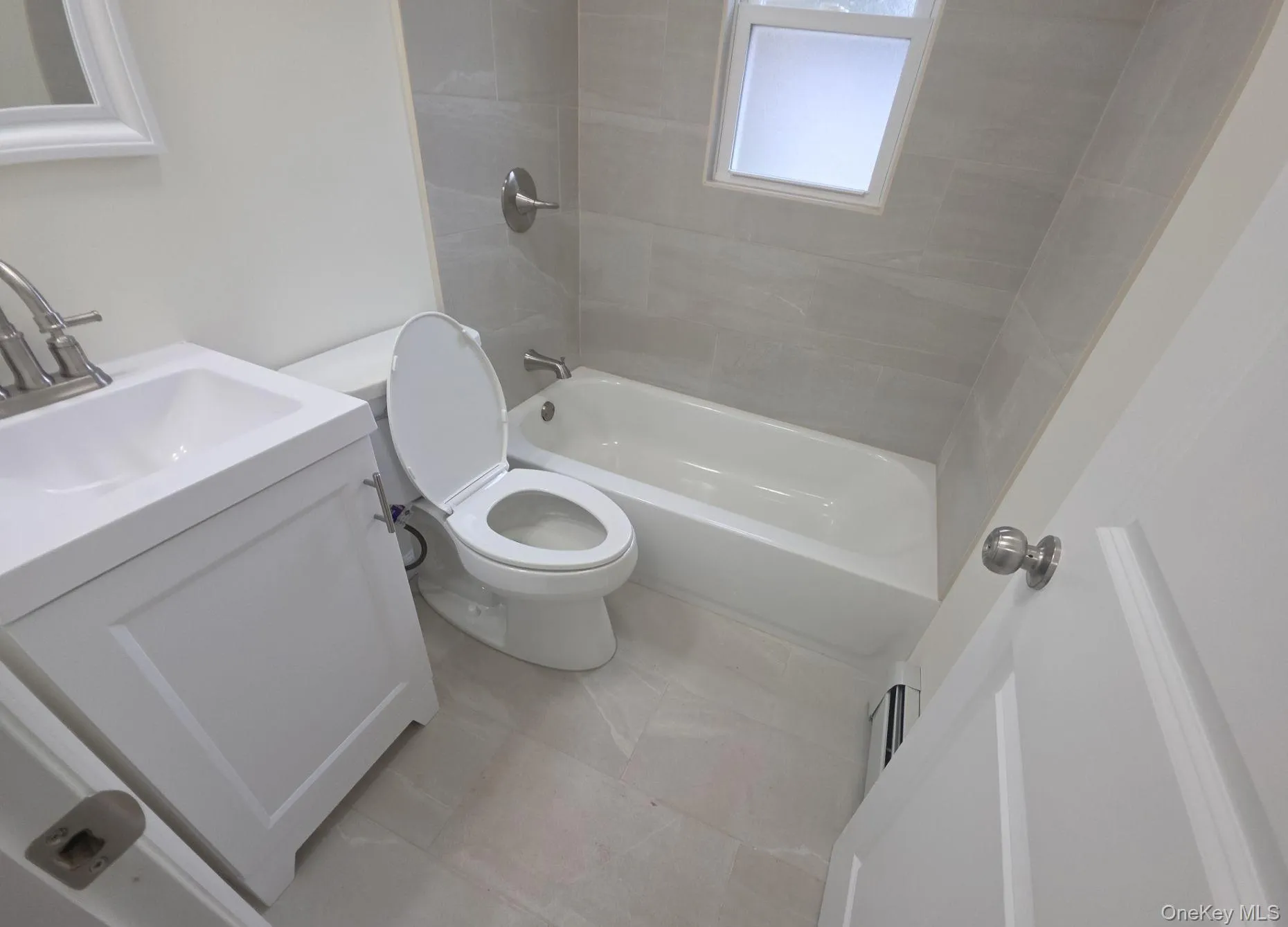 200 Raff Avenue, Hempstead, NY, 5 Bedrooms Bedrooms, 7 Rooms Rooms,2 BathroomsBathrooms,Residential,For Rent,Raff,0,1056403 200 Raff Avenue, Hempstead, NY, 5 Bedrooms Bedrooms, 7 Rooms Rooms,2 BathroomsBathrooms,Residential,For Rent,Raff,0,1056403