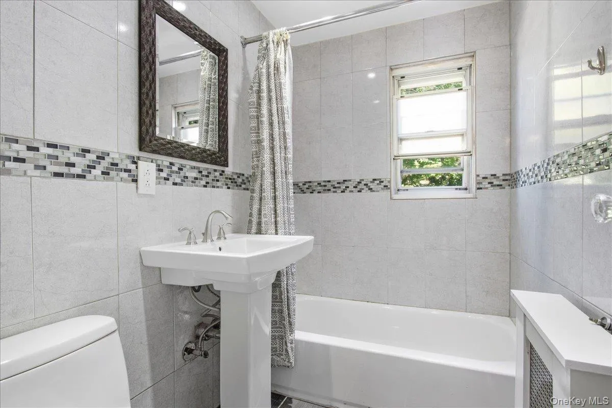 247-41 87th Drive, New York, NY, 2 Bedrooms Bedrooms, 5 Rooms Rooms,2 BathroomsBathrooms,Residential,For Rent,87th,0,1056408 247-41 87th Drive, New York, NY, 2 Bedrooms Bedrooms, 5 Rooms Rooms,2 BathroomsBathrooms,Residential,For Rent,87th,0,1056408