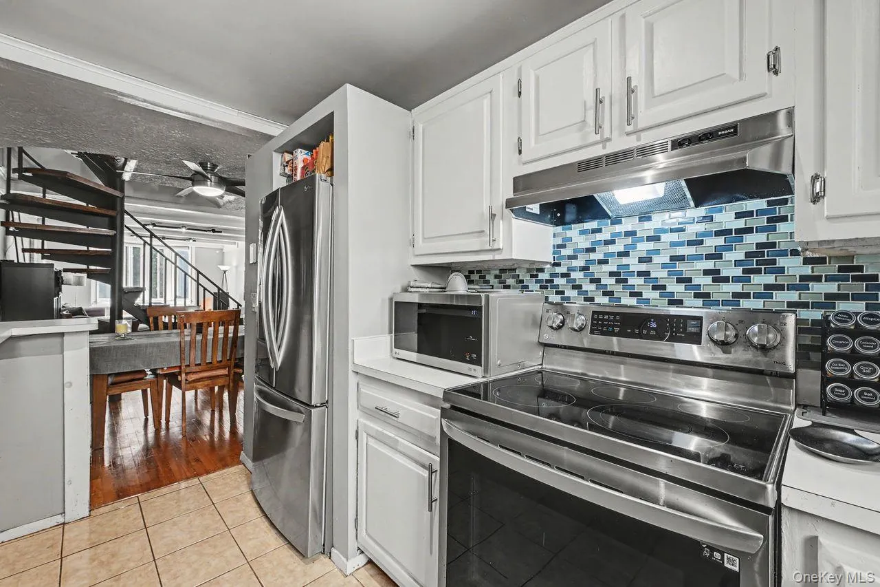 1200 Warburton Avenue, Yonkers, NY, 2 Bedrooms Bedrooms, 5 Rooms Rooms,2 BathroomsBathrooms,Residential,For Rent,Warburton,0,1056411 1200 Warburton Avenue, Yonkers, NY, 2 Bedrooms Bedrooms, 5 Rooms Rooms,2 BathroomsBathrooms,Residential,For Rent,Warburton,0,1056411