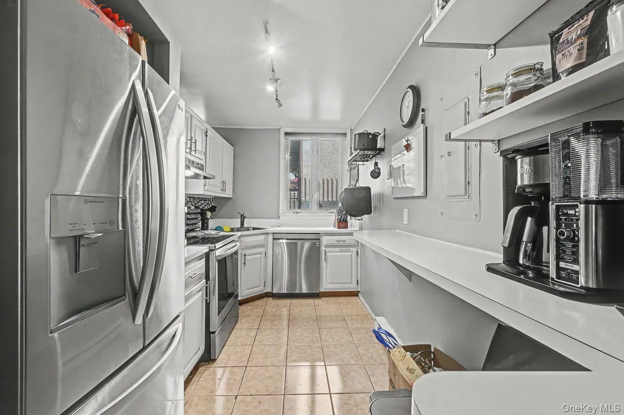 1200 Warburton Avenue, Yonkers, NY, 2 Bedrooms Bedrooms, 5 Rooms Rooms,2 BathroomsBathrooms,Residential,For Rent,Warburton,0,1056411 1200 Warburton Avenue, Yonkers, NY, 2 Bedrooms Bedrooms, 5 Rooms Rooms,2 BathroomsBathrooms,Residential,For Rent,Warburton,0,1056411