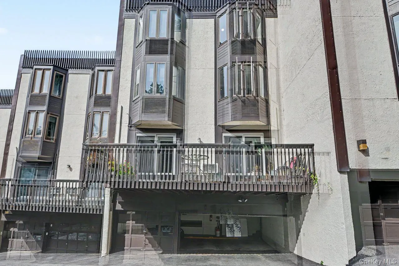 1200 Warburton Avenue, Yonkers, NY, 2 Bedrooms Bedrooms, 5 Rooms Rooms,2 BathroomsBathrooms,Residential,For Rent,Warburton,0,1056411 1200 Warburton Avenue, Yonkers, NY, 2 Bedrooms Bedrooms, 5 Rooms Rooms,2 BathroomsBathrooms,Residential,For Rent,Warburton,0,1056411