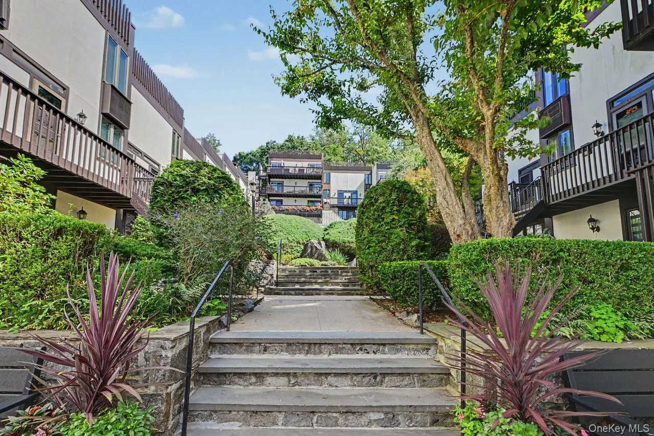 1200 Warburton Avenue, Yonkers, NY, 2 Bedrooms Bedrooms, 5 Rooms Rooms,2 BathroomsBathrooms,Residential,For Rent,Warburton,0,1056411 1200 Warburton Avenue, Yonkers, NY, 2 Bedrooms Bedrooms, 5 Rooms Rooms,2 BathroomsBathrooms,Residential,For Rent,Warburton,0,1056411
