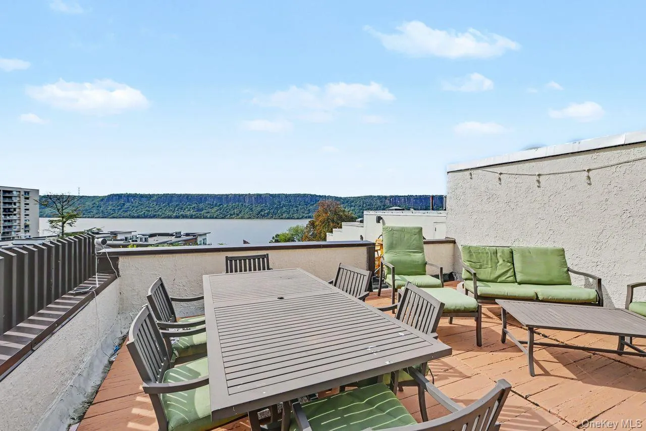 1200 Warburton Avenue, Yonkers, NY, 2 Bedrooms Bedrooms, 5 Rooms Rooms,2 BathroomsBathrooms,Residential,For Rent,Warburton,0,1056411 1200 Warburton Avenue, Yonkers, NY, 2 Bedrooms Bedrooms, 5 Rooms Rooms,2 BathroomsBathrooms,Residential,For Rent,Warburton,0,1056411