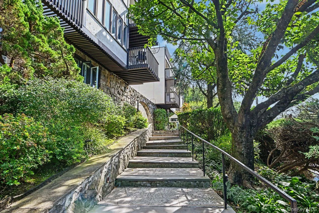 1200 Warburton Avenue, Yonkers, NY, 2 Bedrooms Bedrooms, 5 Rooms Rooms,2 BathroomsBathrooms,Residential,For Rent,Warburton,0,1056411 1200 Warburton Avenue, Yonkers, NY, 2 Bedrooms Bedrooms, 5 Rooms Rooms,2 BathroomsBathrooms,Residential,For Rent,Warburton,0,1056411