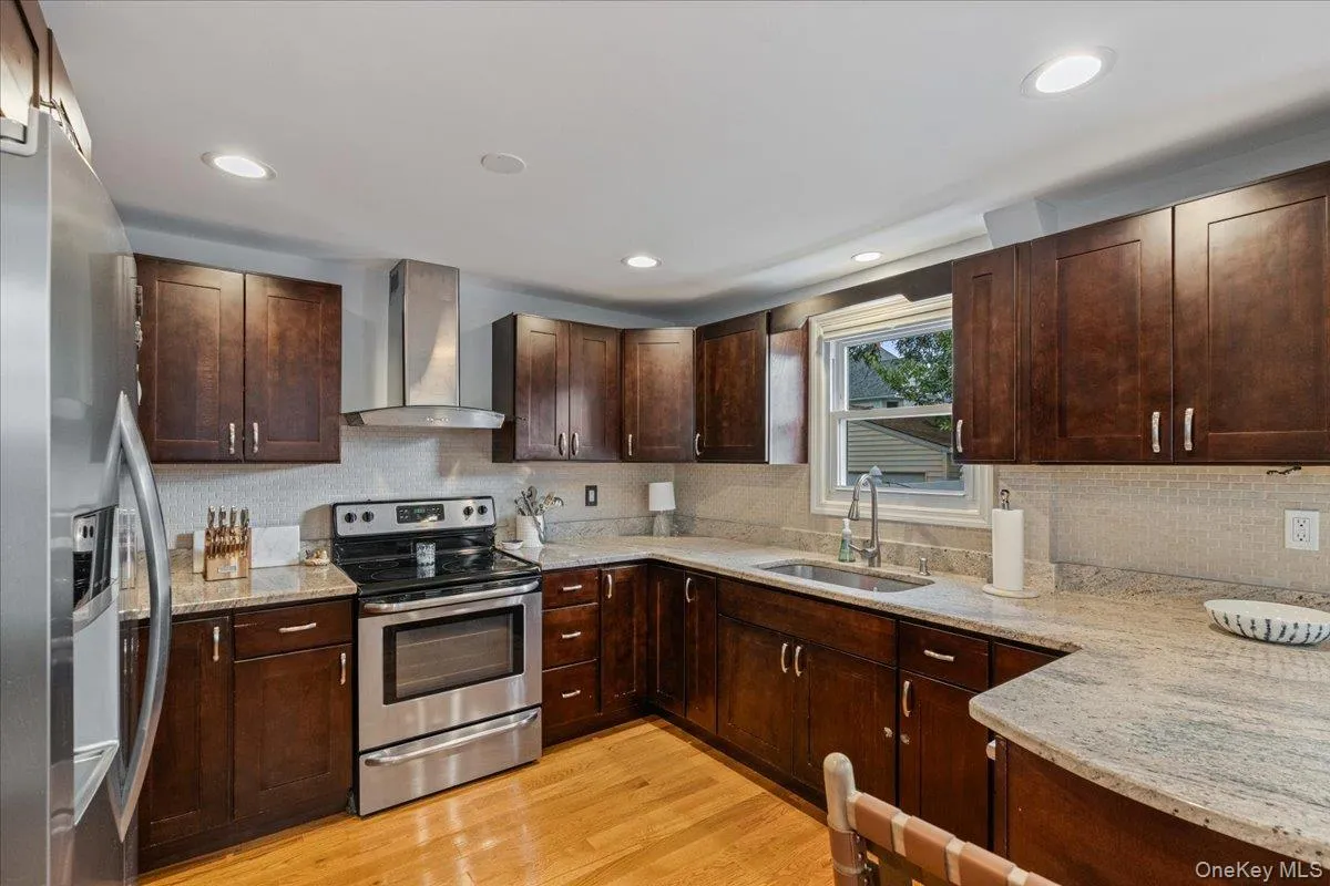 35 Saint Marks Avenue, Hempstead, NY, 3 Bedrooms Bedrooms, 6 Rooms Rooms,1 BathroomBathrooms,Residential,For Rent,Saint Marks,0,1056417 35 Saint Marks Avenue, Hempstead, NY, 3 Bedrooms Bedrooms, 6 Rooms Rooms,1 BathroomBathrooms,Residential,For Rent,Saint Marks,0,1056417