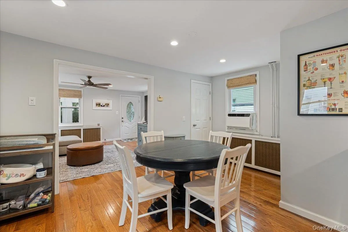 35 Saint Marks Avenue, Hempstead, NY, 3 Bedrooms Bedrooms, 6 Rooms Rooms,1 BathroomBathrooms,Residential,For Rent,Saint Marks,0,1056417 35 Saint Marks Avenue, Hempstead, NY, 3 Bedrooms Bedrooms, 6 Rooms Rooms,1 BathroomBathrooms,Residential,For Rent,Saint Marks,0,1056417