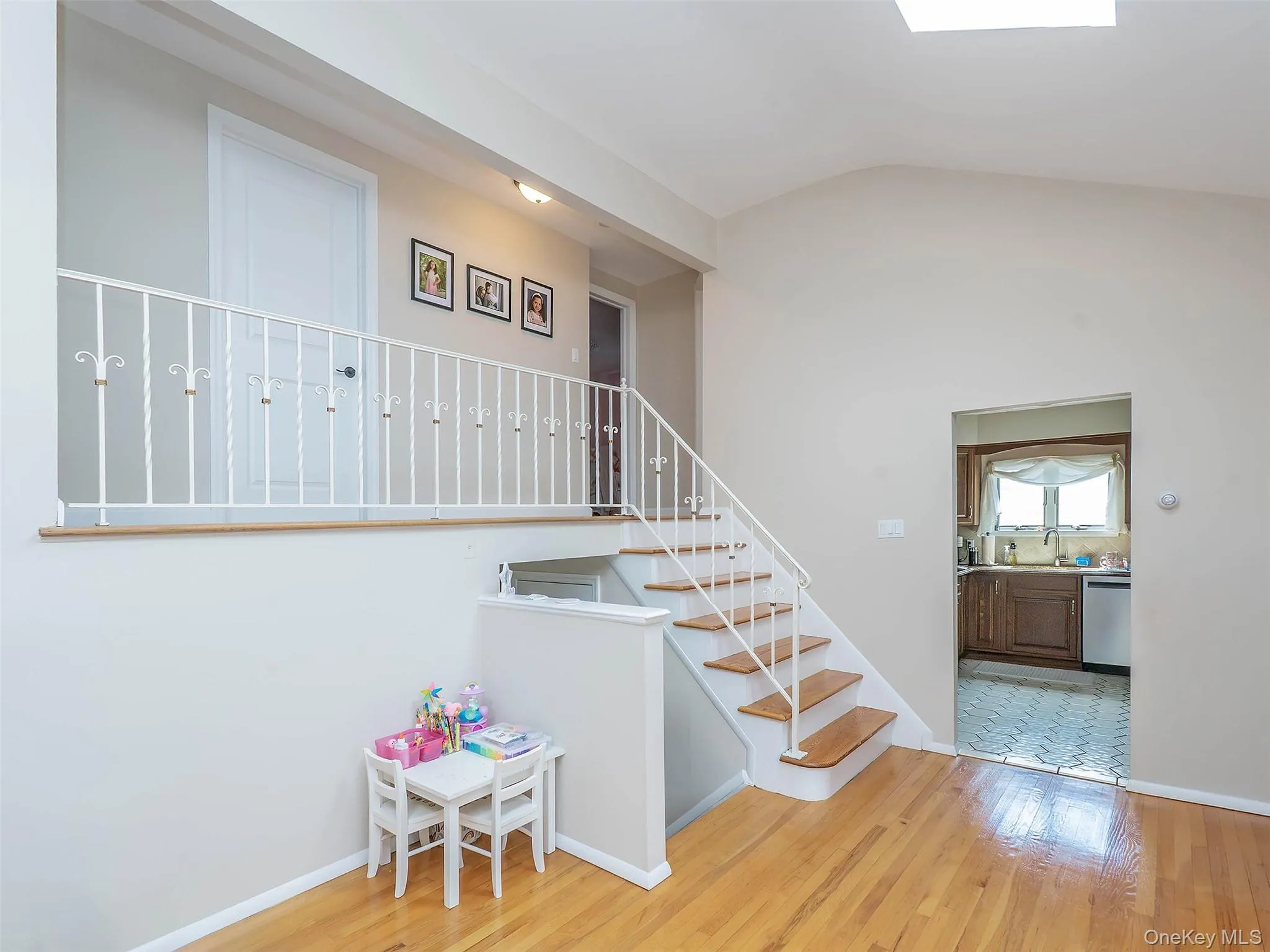 531 5th Street, Huntington, NY, 4 Bedrooms Bedrooms, 9 Rooms Rooms,1 BathroomBathrooms,Residential,For Rent,5th,0,1056421 531 5th Street, Huntington, NY, 4 Bedrooms Bedrooms, 9 Rooms Rooms,1 BathroomBathrooms,Residential,For Rent,5th,0,1056421
