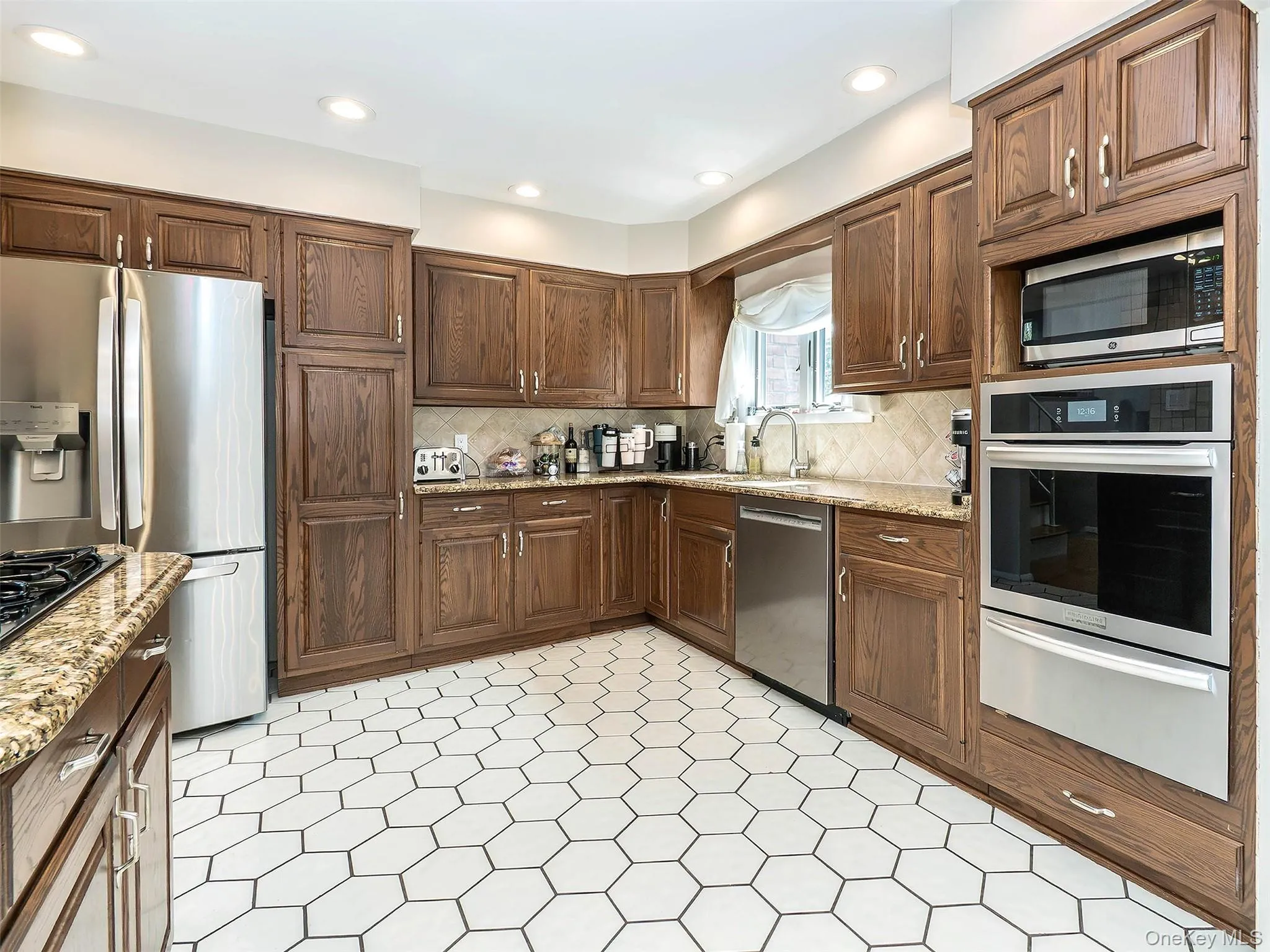 531 5th Street, Huntington, NY, 4 Bedrooms Bedrooms, 9 Rooms Rooms,1 BathroomBathrooms,Residential,For Rent,5th,0,1056421 531 5th Street, Huntington, NY, 4 Bedrooms Bedrooms, 9 Rooms Rooms,1 BathroomBathrooms,Residential,For Rent,5th,0,1056421