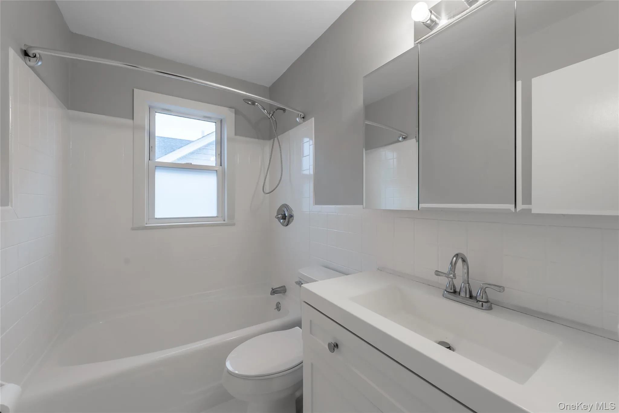 7 Winthrop Street, North Hempstead, NY, 2 Bedroom Bedrooms, 5 Room Rooms,1 BathroomBathrooms,Residential Lease,For Rent,Winthrop,0,1056422 7 Winthrop Street, North Hempstead, NY, 2 Bedroom Bedrooms, 5 Room Rooms,1 BathroomBathrooms,Residential Lease,For Rent,Winthrop,0,1056422
