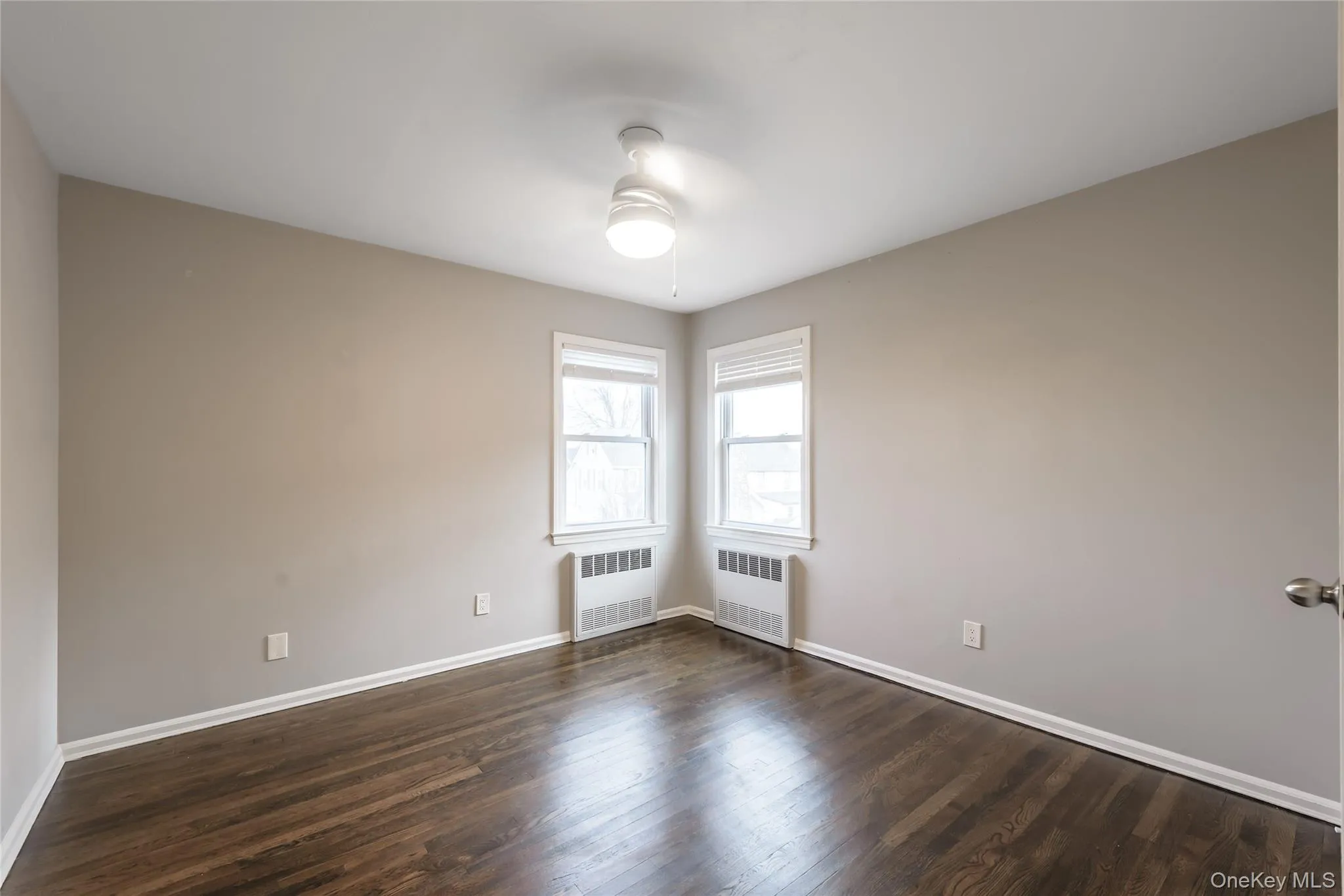7 Winthrop Street, North Hempstead, NY, 2 Bedroom Bedrooms, 5 Room Rooms,1 BathroomBathrooms,Residential Lease,For Rent,Winthrop,0,1056422 7 Winthrop Street, North Hempstead, NY, 2 Bedroom Bedrooms, 5 Room Rooms,1 BathroomBathrooms,Residential Lease,For Rent,Winthrop,0,1056422