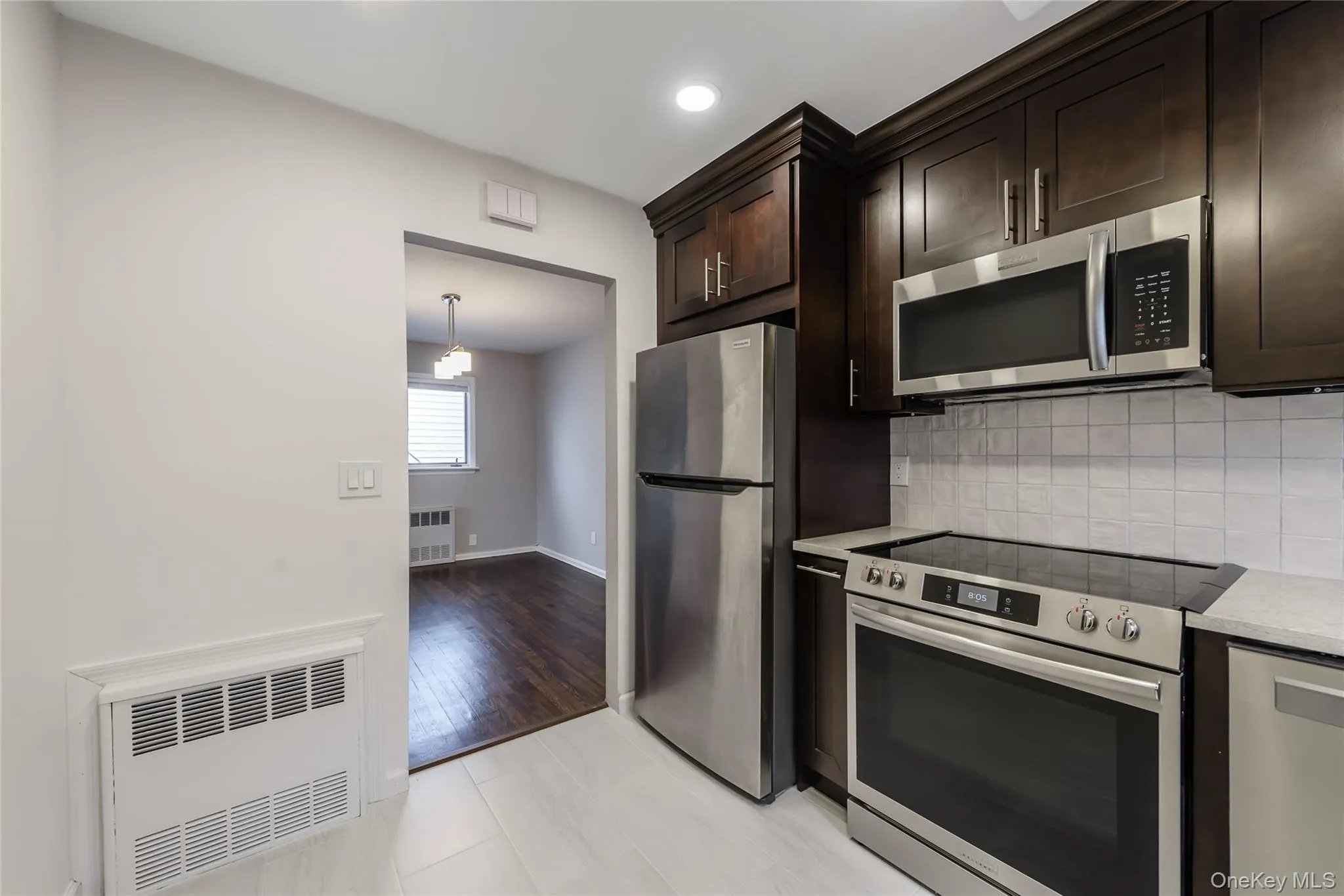 7 Winthrop Street, North Hempstead, NY, 2 Bedroom Bedrooms, 5 Room Rooms,1 BathroomBathrooms,Residential Lease,For Rent,Winthrop,0,1056422 7 Winthrop Street, North Hempstead, NY, 2 Bedroom Bedrooms, 5 Room Rooms,1 BathroomBathrooms,Residential Lease,For Rent,Winthrop,0,1056422