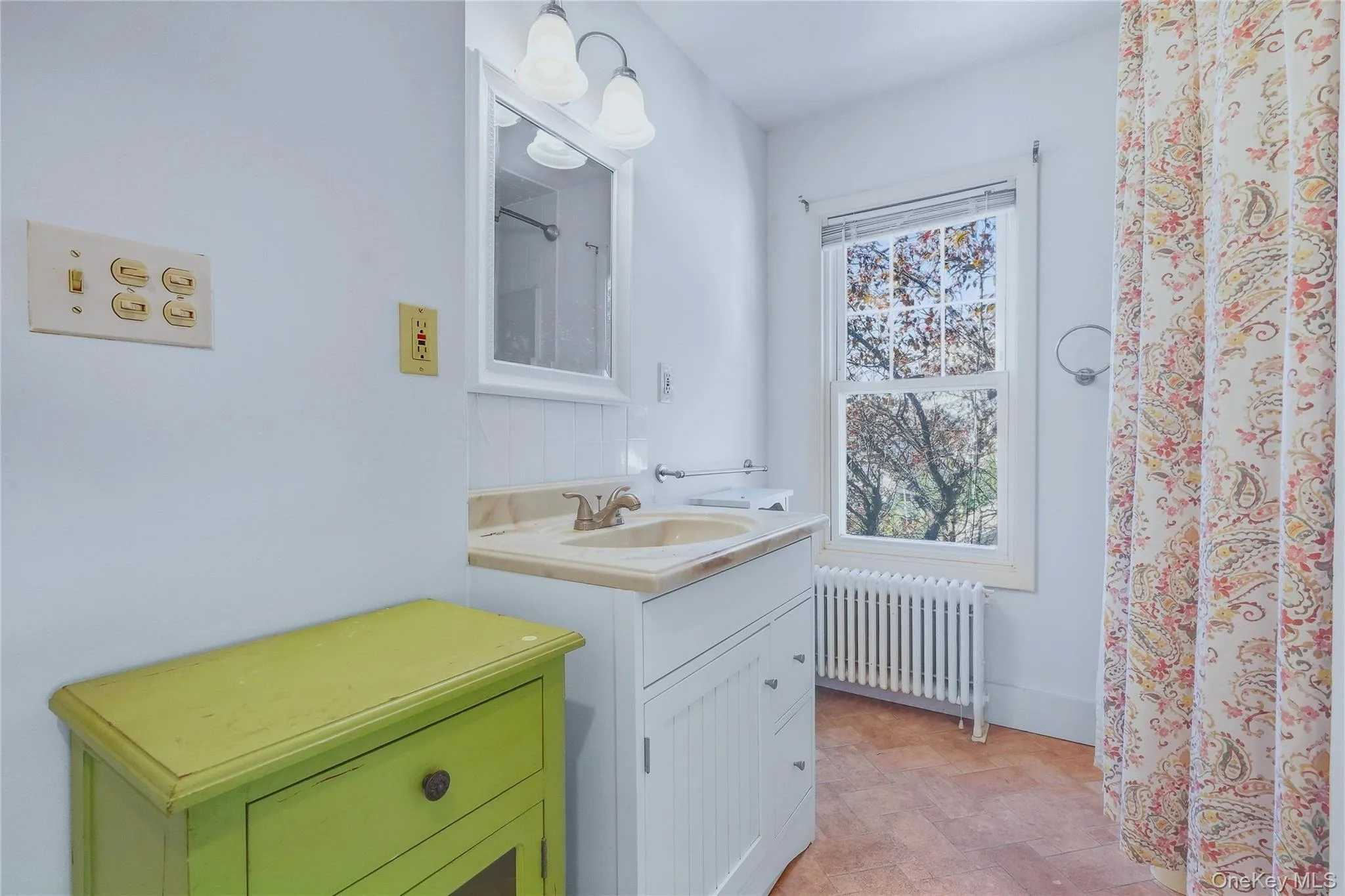 10 Linwood Place, Kingston, NY, 3 Bedrooms Bedrooms, 9 Rooms Rooms,1 BathroomBathrooms,Residential,For Rent,Linwood,0,1056424 10 Linwood Place, Kingston, NY, 3 Bedrooms Bedrooms, 9 Rooms Rooms,1 BathroomBathrooms,Residential,For Rent,Linwood,0,1056424