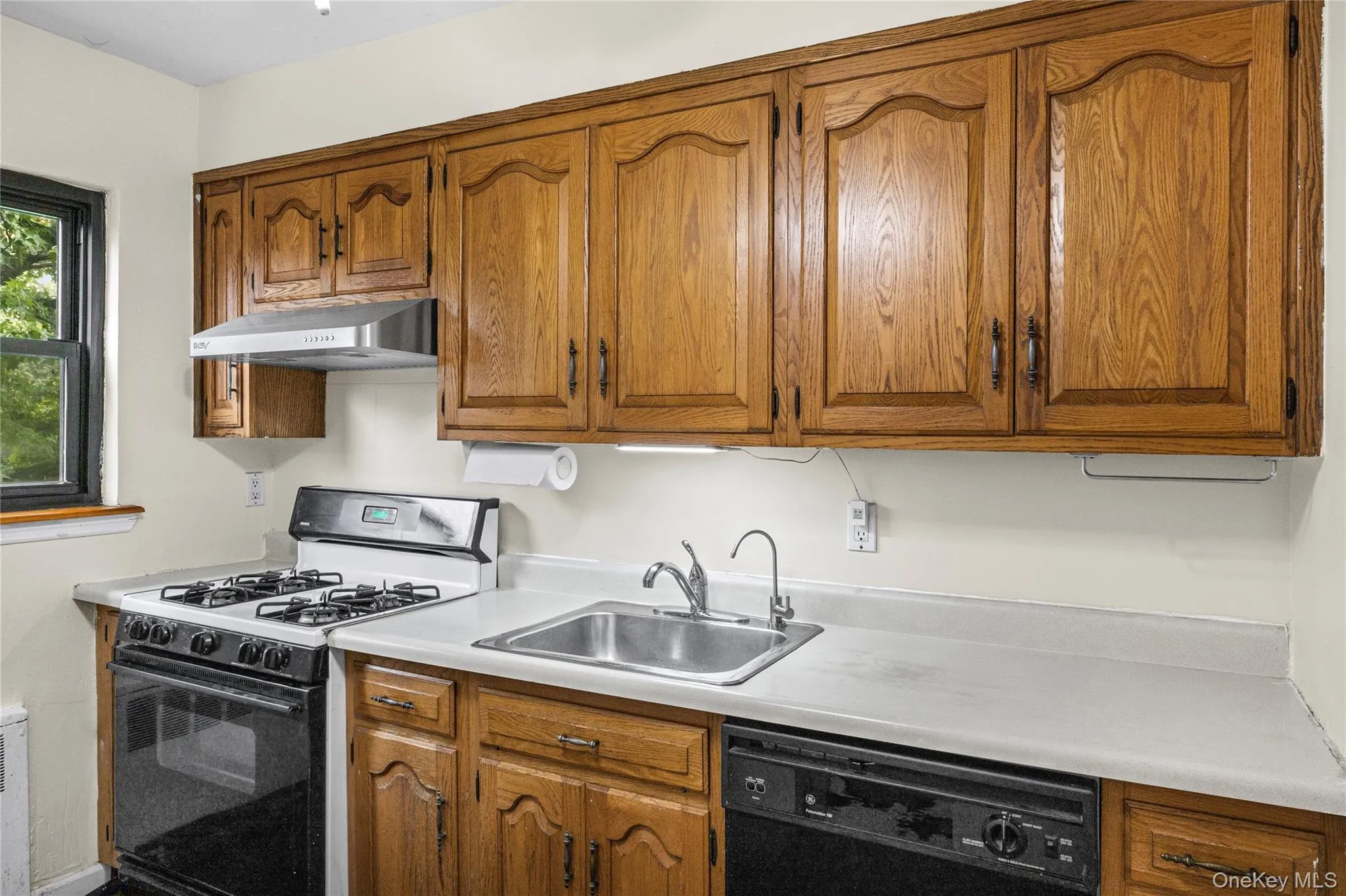 73-07 220th Street, New York, NY, 2 Bedrooms Bedrooms, 5 Rooms Rooms,1 BathroomBathrooms,Residential,For Rent,220th,0,1056425 73-07 220th Street, New York, NY, 2 Bedrooms Bedrooms, 5 Rooms Rooms,1 BathroomBathrooms,Residential,For Rent,220th,0,1056425