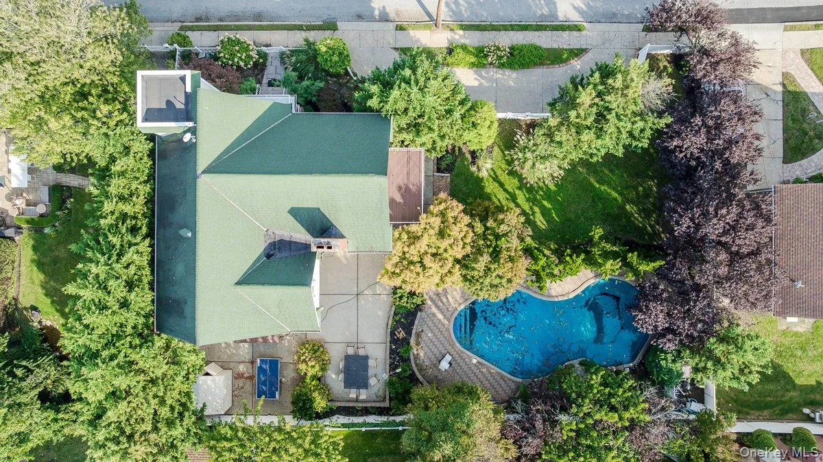 139 Coronado Street, Hempstead, NY, 4 Bedrooms Bedrooms, 8 Rooms Rooms,2 BathroomsBathrooms,Residential,For Rent,Coronado,0,1056437 139 Coronado Street, Hempstead, NY, 4 Bedrooms Bedrooms, 8 Rooms Rooms,2 BathroomsBathrooms,Residential,For Rent,Coronado,0,1056437