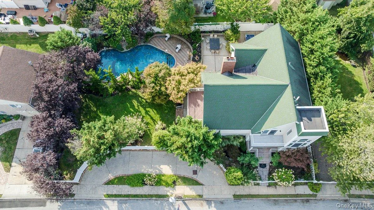 139 Coronado Street, Hempstead, NY, 4 Bedrooms Bedrooms, 8 Rooms Rooms,2 BathroomsBathrooms,Residential,For Rent,Coronado,0,1056437 139 Coronado Street, Hempstead, NY, 4 Bedrooms Bedrooms, 8 Rooms Rooms,2 BathroomsBathrooms,Residential,For Rent,Coronado,0,1056437