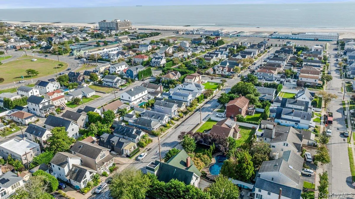 139 Coronado Street, Hempstead, NY, 4 Bedrooms Bedrooms, 8 Rooms Rooms,2 BathroomsBathrooms,Residential,For Rent,Coronado,0,1056437 139 Coronado Street, Hempstead, NY, 4 Bedrooms Bedrooms, 8 Rooms Rooms,2 BathroomsBathrooms,Residential,For Rent,Coronado,0,1056437