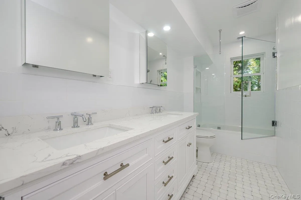 139 Coronado Street, Hempstead, NY, 4 Bedrooms Bedrooms, 8 Rooms Rooms,2 BathroomsBathrooms,Residential,For Rent,Coronado,0,1056437 139 Coronado Street, Hempstead, NY, 4 Bedrooms Bedrooms, 8 Rooms Rooms,2 BathroomsBathrooms,Residential,For Rent,Coronado,0,1056437