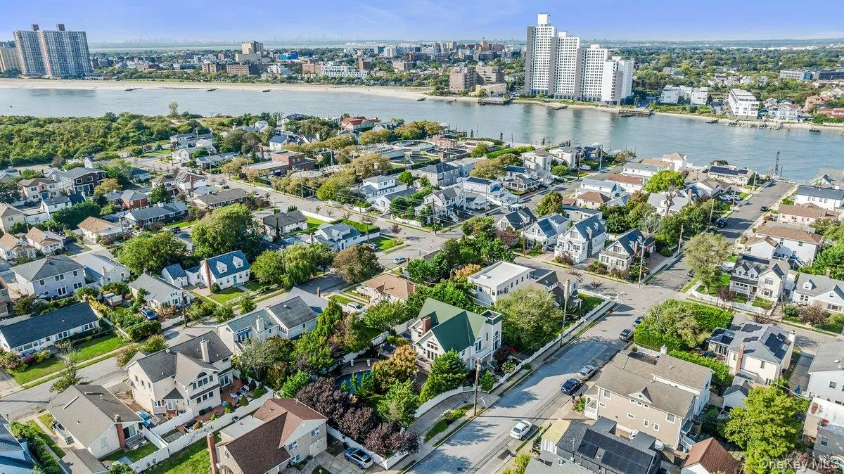 139 Coronado Street, Hempstead, NY, 4 Bedrooms Bedrooms, 8 Rooms Rooms,2 BathroomsBathrooms,Residential,For Rent,Coronado,0,1056437 139 Coronado Street, Hempstead, NY, 4 Bedrooms Bedrooms, 8 Rooms Rooms,2 BathroomsBathrooms,Residential,For Rent,Coronado,0,1056437