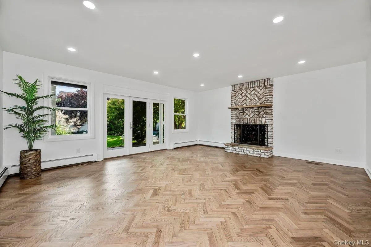139 Coronado Street, Hempstead, NY, 4 Bedrooms Bedrooms, 8 Rooms Rooms,2 BathroomsBathrooms,Residential,For Rent,Coronado,0,1056437 139 Coronado Street, Hempstead, NY, 4 Bedrooms Bedrooms, 8 Rooms Rooms,2 BathroomsBathrooms,Residential,For Rent,Coronado,0,1056437