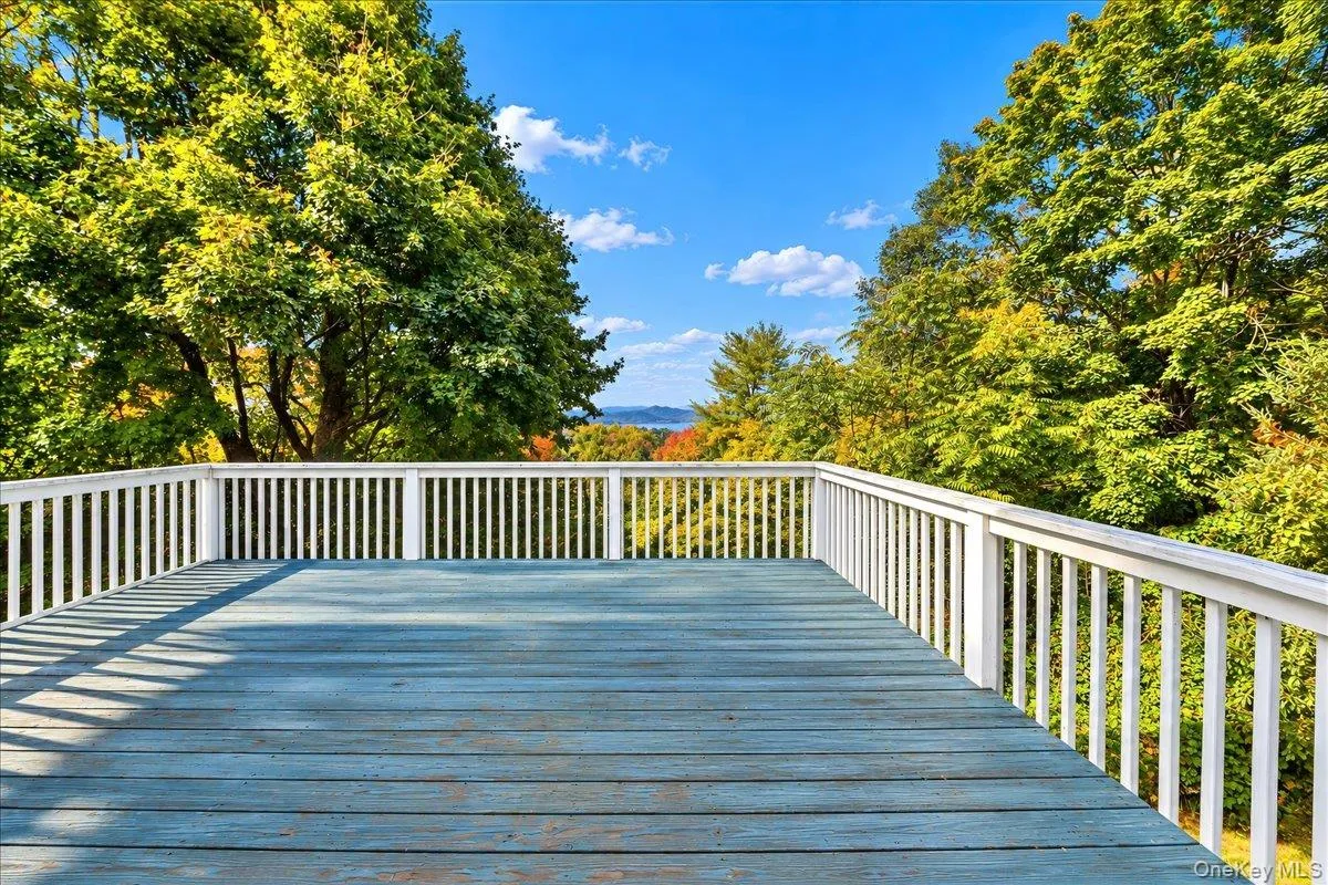 Spacious deck overlooking the beautiful Hudson River, perfect for entertaining guests, enjoying your morning coffee, or unwinding while taking in the scenic views. Spacious deck overlooking the beautiful Hudson River, perfect for entertaining guests, enjoying your morning coffee, or unwinding while taking in the scenic views.