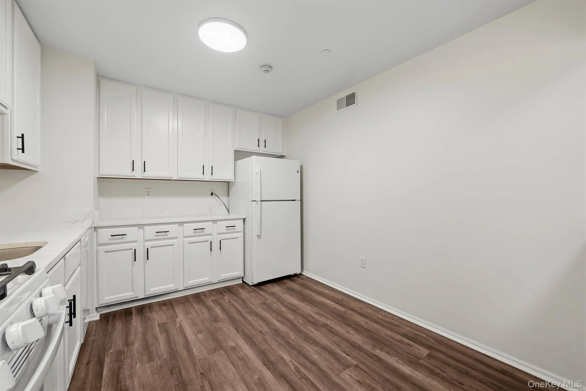 10-12 Chestnut Street, Ramapo, NY, 2 Bedroom Bedrooms, 7 Room Rooms,1 BathroomBathrooms,Residential Lease,For Rent,Chestnut,0,1056439 10-12 Chestnut Street, Ramapo, NY, 2 Bedroom Bedrooms, 7 Room Rooms,1 BathroomBathrooms,Residential Lease,For Rent,Chestnut,0,1056439