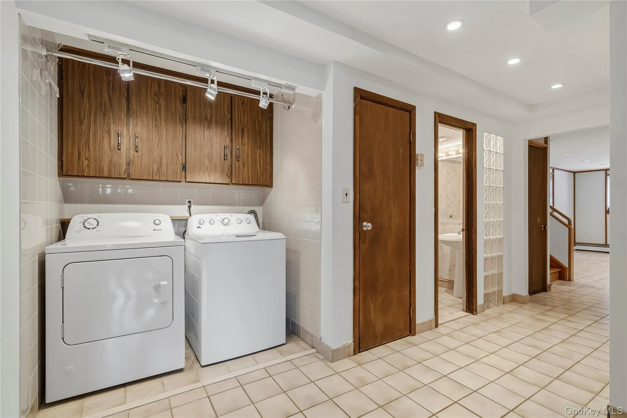 Laundry area Laundry area
