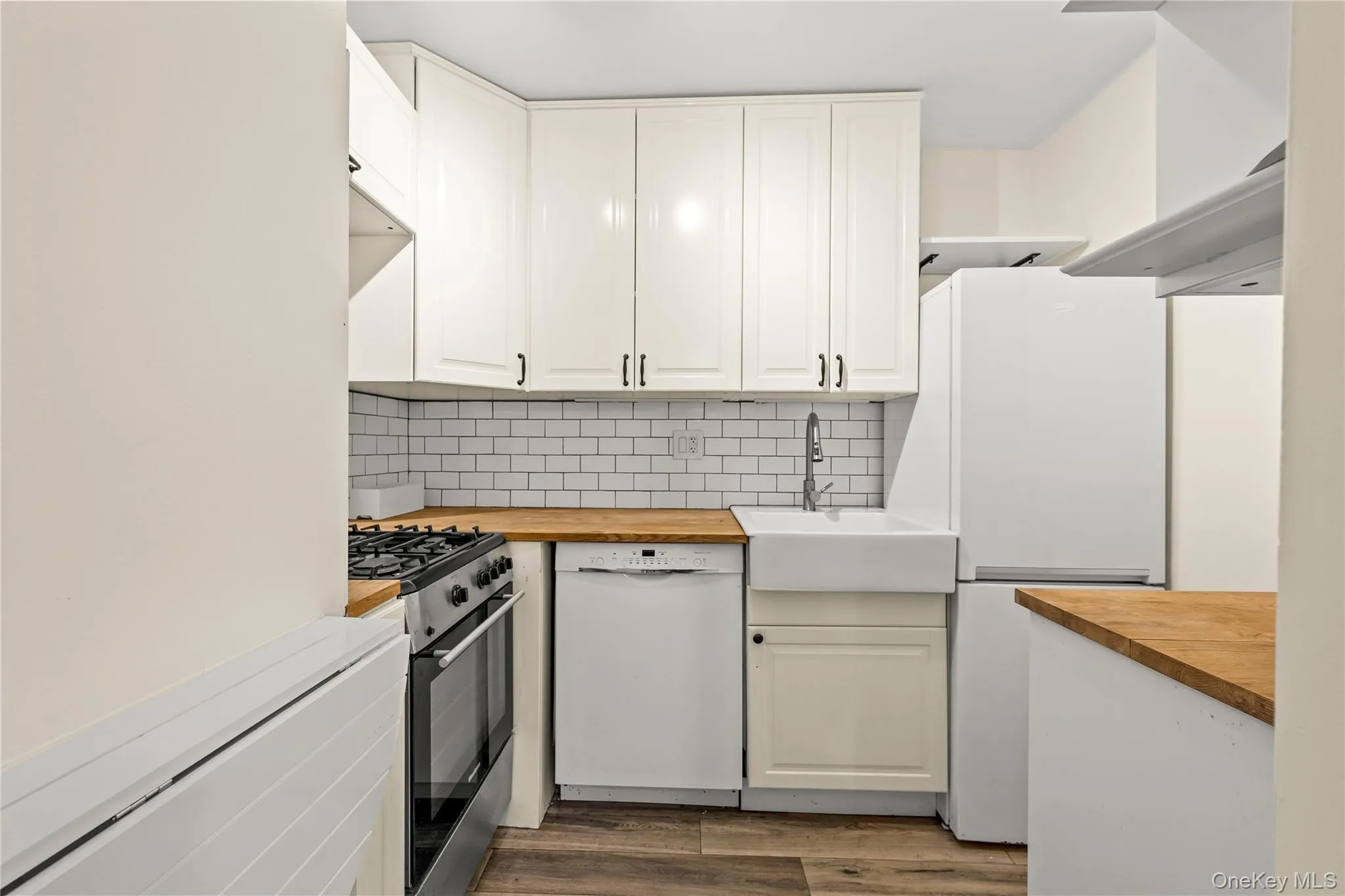 175-20 Wexford Terrace, New York, NY, 3 Rooms Rooms,1 BathroomBathrooms,Residential,For Rent,Wexford,0,1056451 175-20 Wexford Terrace, New York, NY, 3 Rooms Rooms,1 BathroomBathrooms,Residential,For Rent,Wexford,0,1056451