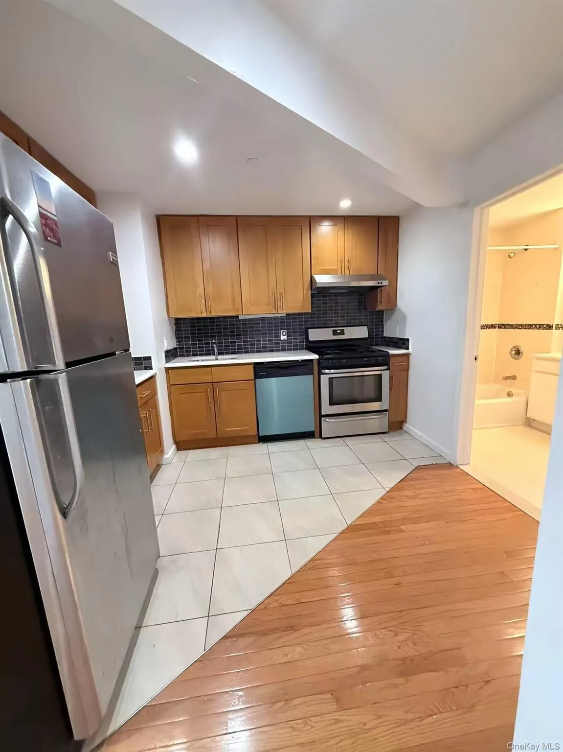 6475 Austin Street, New York, NY, 2 Bedrooms Bedrooms, 3 Rooms Rooms,1 BathroomBathrooms,Residential,For Rent,Austin,0,1056458 6475 Austin Street, New York, NY, 2 Bedrooms Bedrooms, 3 Rooms Rooms,1 BathroomBathrooms,Residential,For Rent,Austin,0,1056458