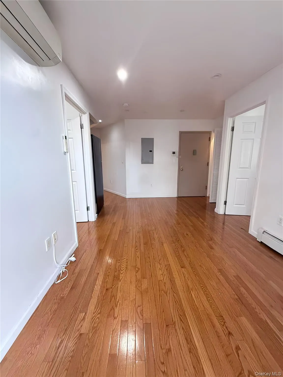 6475 Austin Street, New York, NY, 2 Bedrooms Bedrooms, 3 Rooms Rooms,1 BathroomBathrooms,Residential,For Rent,Austin,0,1056458 6475 Austin Street, New York, NY, 2 Bedrooms Bedrooms, 3 Rooms Rooms,1 BathroomBathrooms,Residential,For Rent,Austin,0,1056458