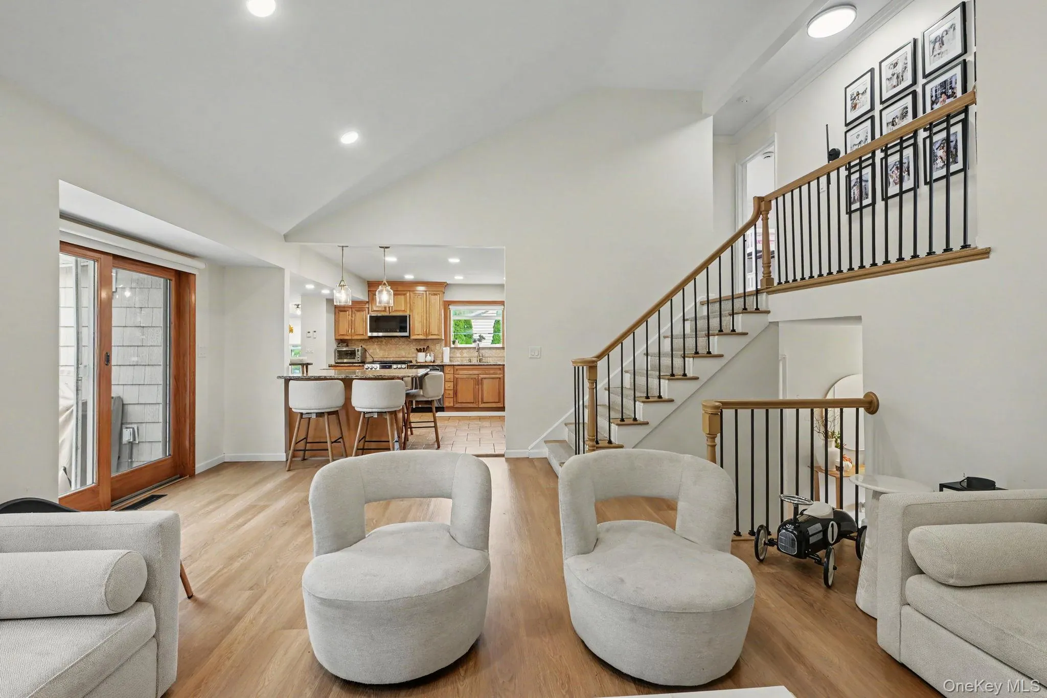 423 Bellevue Avenue, Yonkers, NY, 3 Bedrooms Bedrooms, 7 Rooms Rooms,1 BathroomBathrooms,Residential,For Rent,Bellevue,0,1056463 423 Bellevue Avenue, Yonkers, NY, 3 Bedrooms Bedrooms, 7 Rooms Rooms,1 BathroomBathrooms,Residential,For Rent,Bellevue,0,1056463