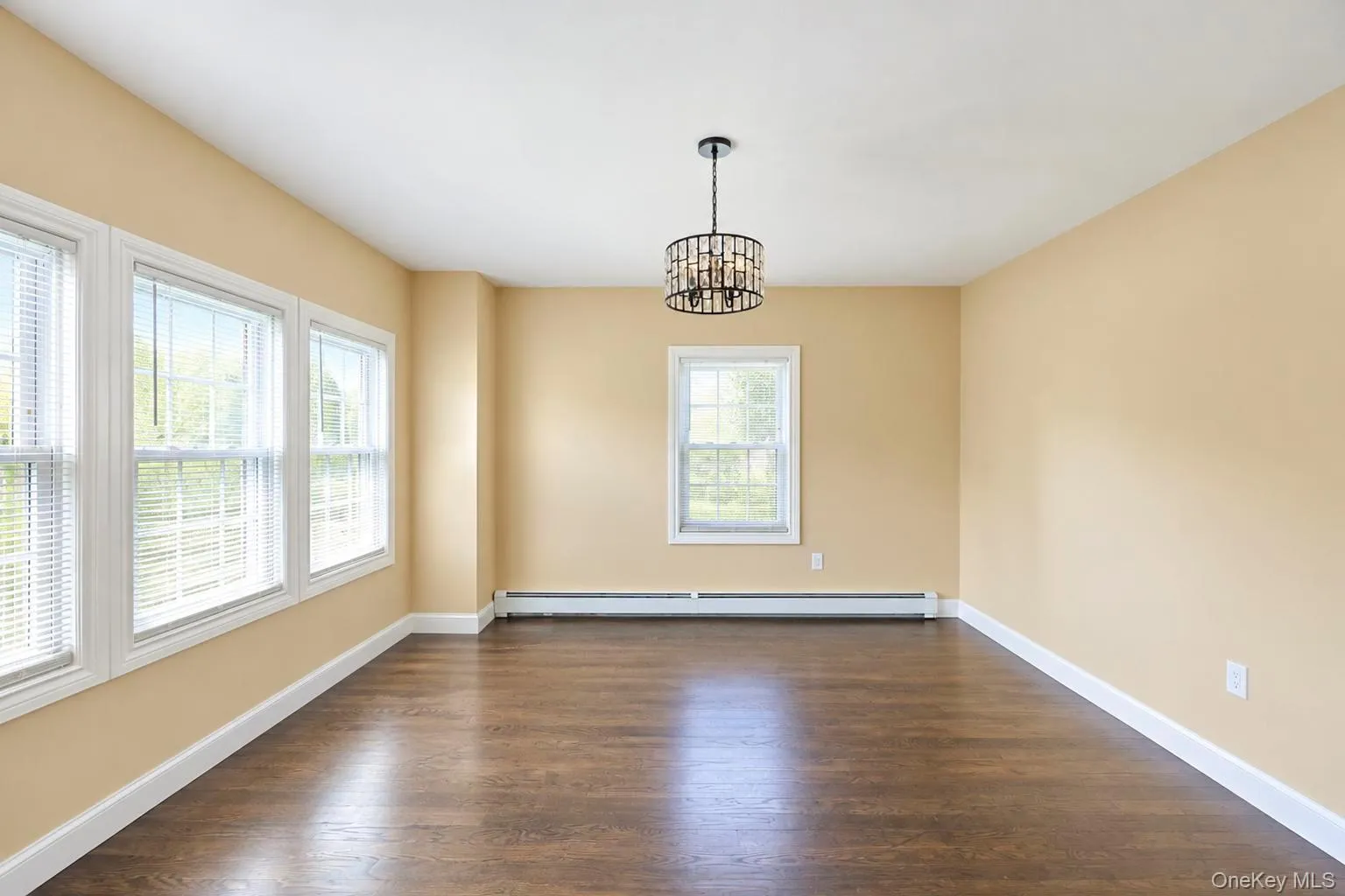 236 Plainview Road, Oyster Bay, NY, 4 Bedrooms Bedrooms, 8 Rooms Rooms,2 BathroomsBathrooms,Residential,For Rent,Plainview,0,1056465 236 Plainview Road, Oyster Bay, NY, 4 Bedrooms Bedrooms, 8 Rooms Rooms,2 BathroomsBathrooms,Residential,For Rent,Plainview,0,1056465