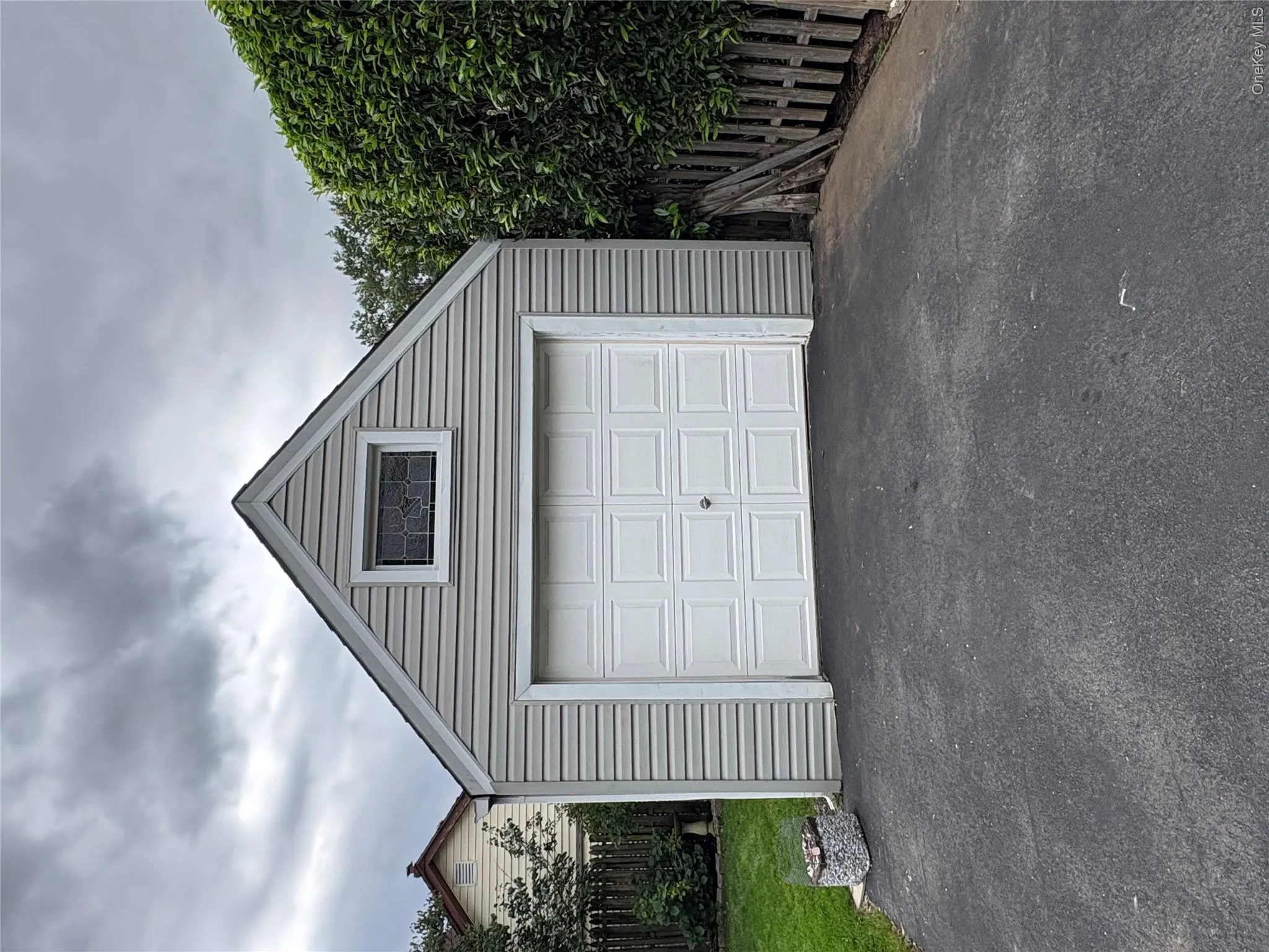 1 car garage 1 car garage
