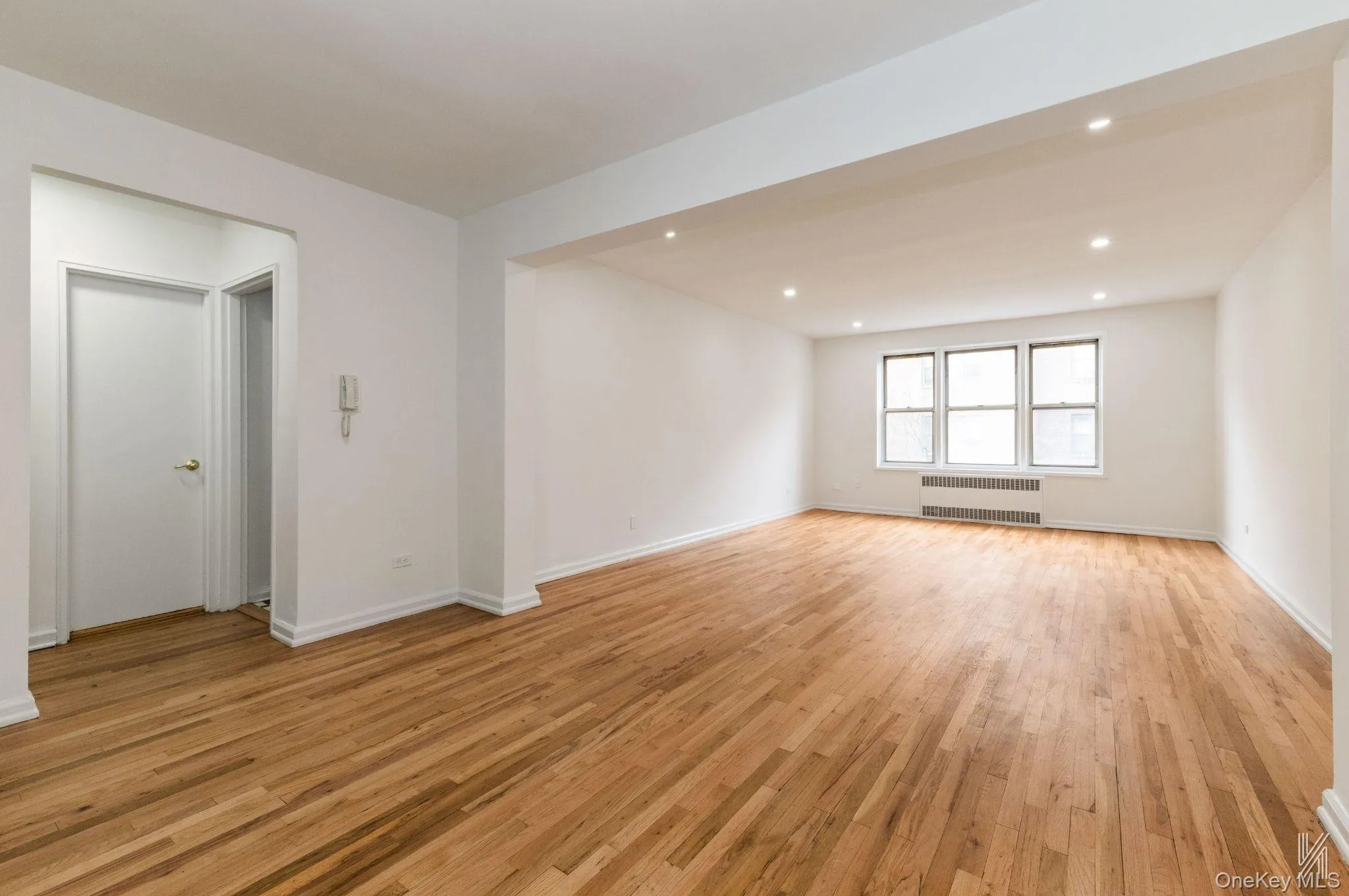 79-10 34th Avenue, New York, NY, 2 Bedrooms Bedrooms, 4 Rooms Rooms,1 BathroomBathrooms,Residential,For Rent,34th,0,1056480 79-10 34th Avenue, New York, NY, 2 Bedrooms Bedrooms, 4 Rooms Rooms,1 BathroomBathrooms,Residential,For Rent,34th,0,1056480
