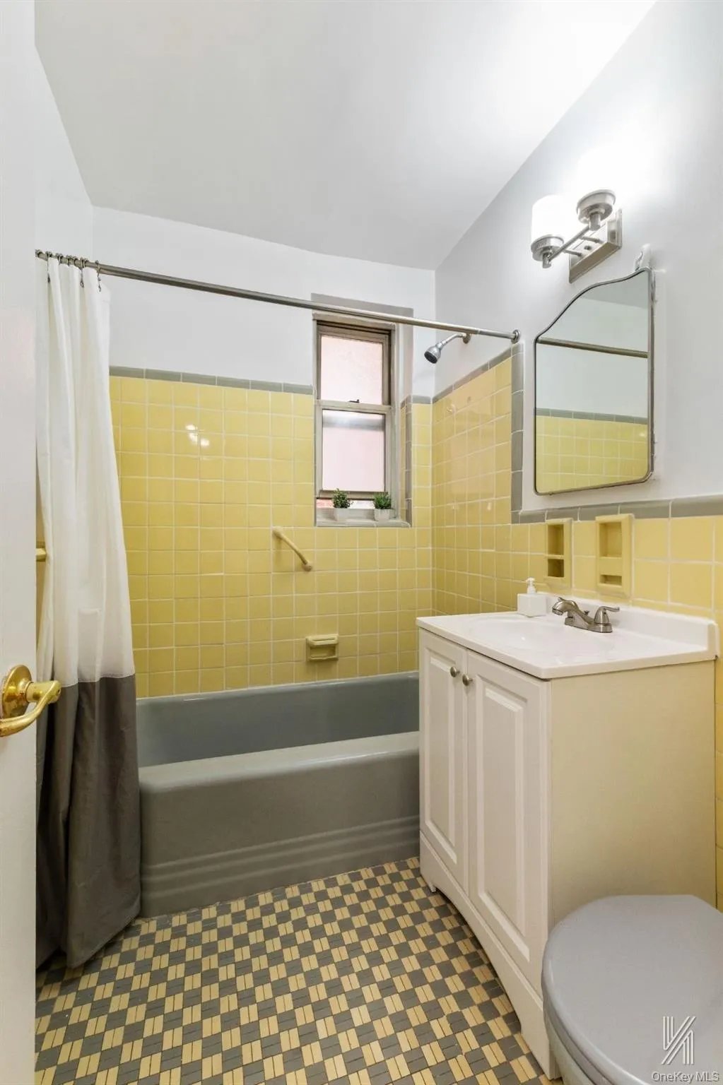 79-10 34th Avenue, New York, NY, 2 Bedrooms Bedrooms, 4 Rooms Rooms,1 BathroomBathrooms,Residential,For Rent,34th,0,1056480 79-10 34th Avenue, New York, NY, 2 Bedrooms Bedrooms, 4 Rooms Rooms,1 BathroomBathrooms,Residential,For Rent,34th,0,1056480