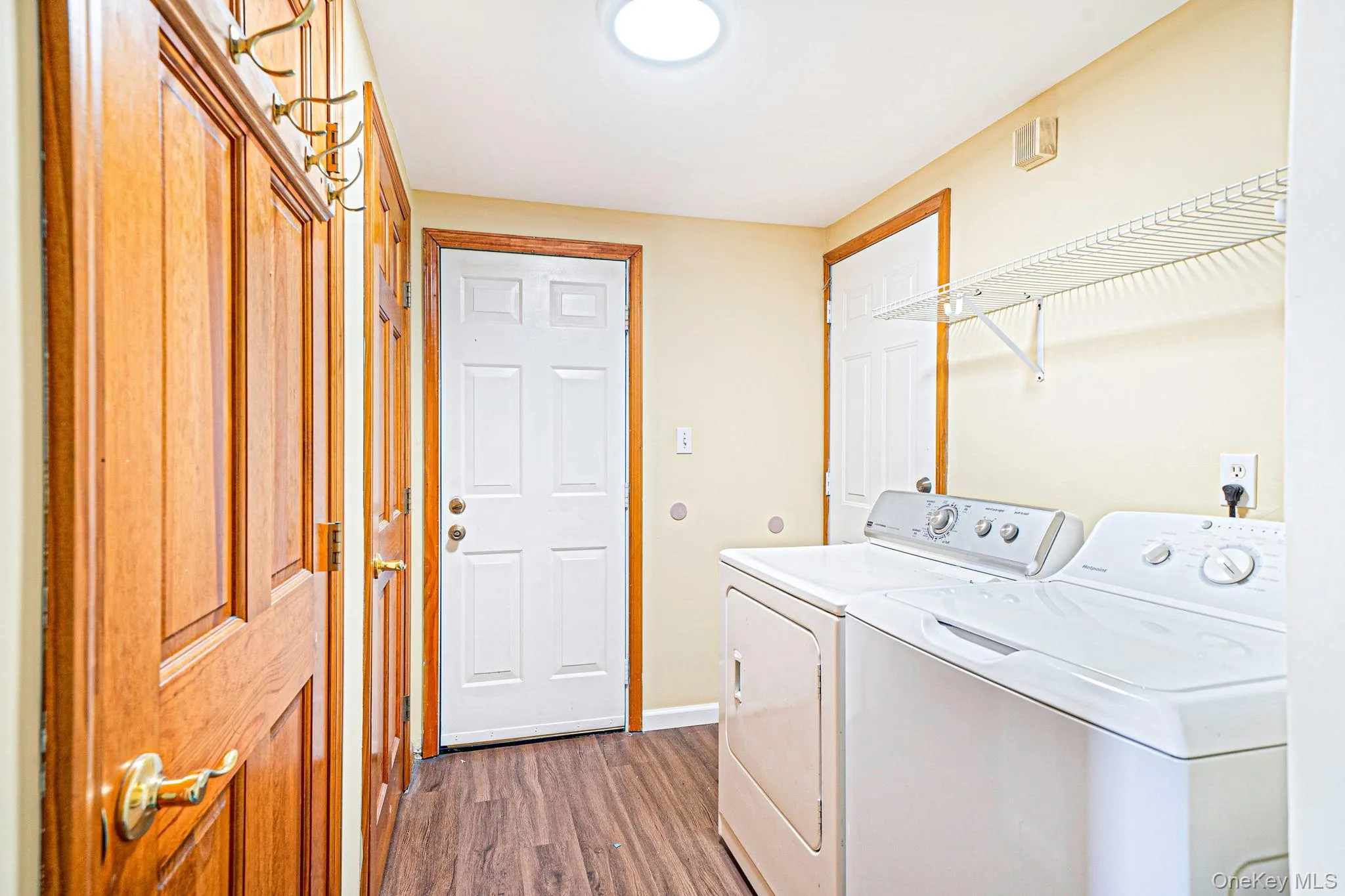 263 Commack Road, Babylon, NY, 5 Bedrooms Bedrooms, 13 Rooms Rooms,2 BathroomsBathrooms,Residential,For Rent,Commack,0,1056481 263 Commack Road, Babylon, NY, 5 Bedrooms Bedrooms, 13 Rooms Rooms,2 BathroomsBathrooms,Residential,For Rent,Commack,0,1056481