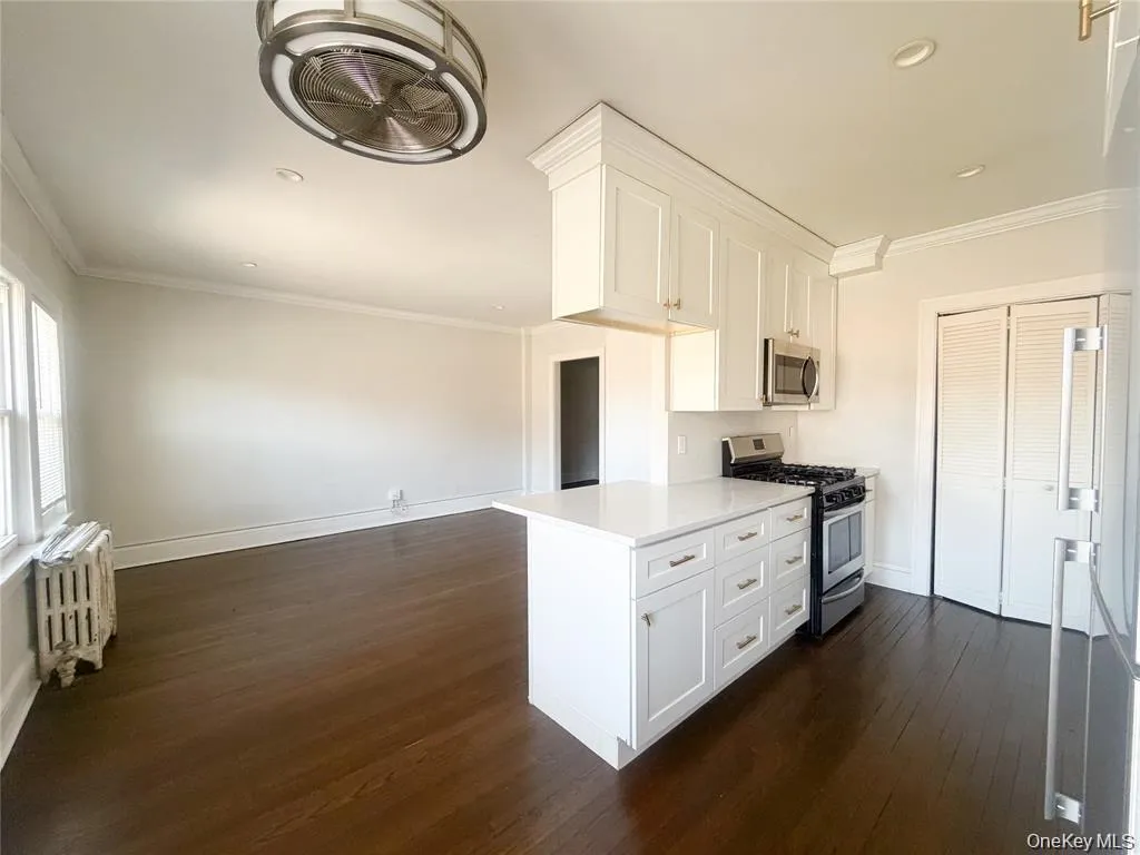 16 Minerva Place, White Plains, NY, 2 Bedrooms Bedrooms, 5 Rooms Rooms,1 BathroomBathrooms,Residential Lease,For Rent,Minerva Place,0,1056483 16 Minerva Place, White Plains, NY, 2 Bedrooms Bedrooms, 5 Rooms Rooms,1 BathroomBathrooms,Residential Lease,For Rent,Minerva Place,0,1056483