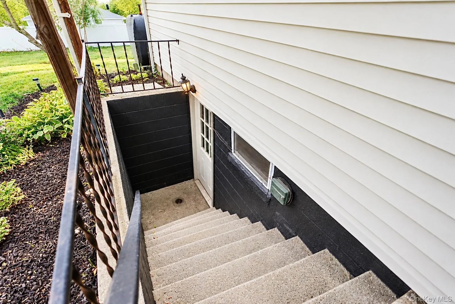 2712 Connecticut Avenue, Brookhaven, NY, 3 Bedrooms Bedrooms, 6 Rooms Rooms,2 BathroomsBathrooms,Residential,For Rent,Connecticut,0,1056485 2712 Connecticut Avenue, Brookhaven, NY, 3 Bedrooms Bedrooms, 6 Rooms Rooms,2 BathroomsBathrooms,Residential,For Rent,Connecticut,0,1056485
