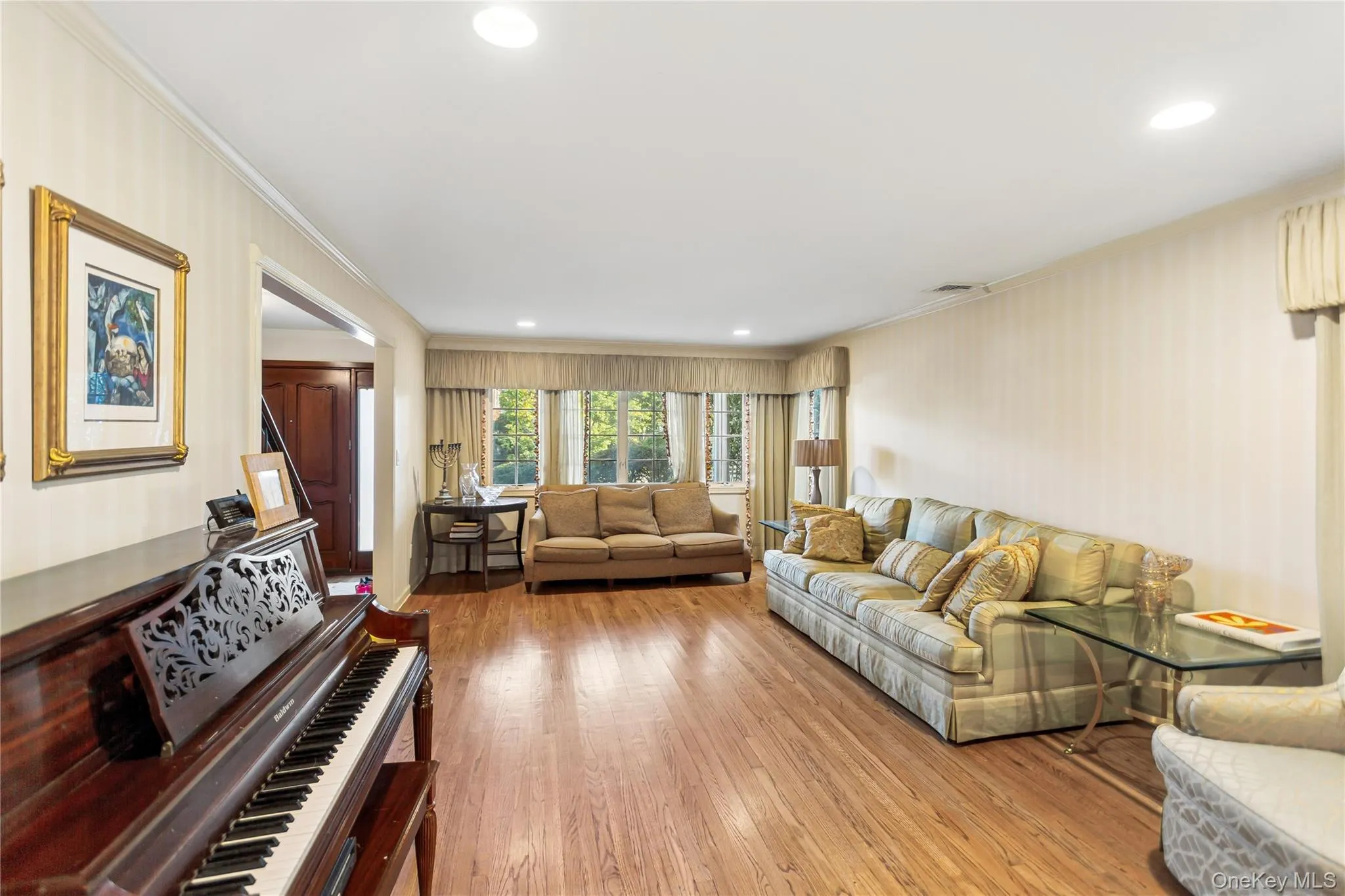 203 Regent Drive, Hempstead, NY, 5 Bedrooms Bedrooms, 12 Rooms Rooms,3 BathroomsBathrooms,Residential,For Rent,Regent,0,1056487 203 Regent Drive, Hempstead, NY, 5 Bedrooms Bedrooms, 12 Rooms Rooms,3 BathroomsBathrooms,Residential,For Rent,Regent,0,1056487