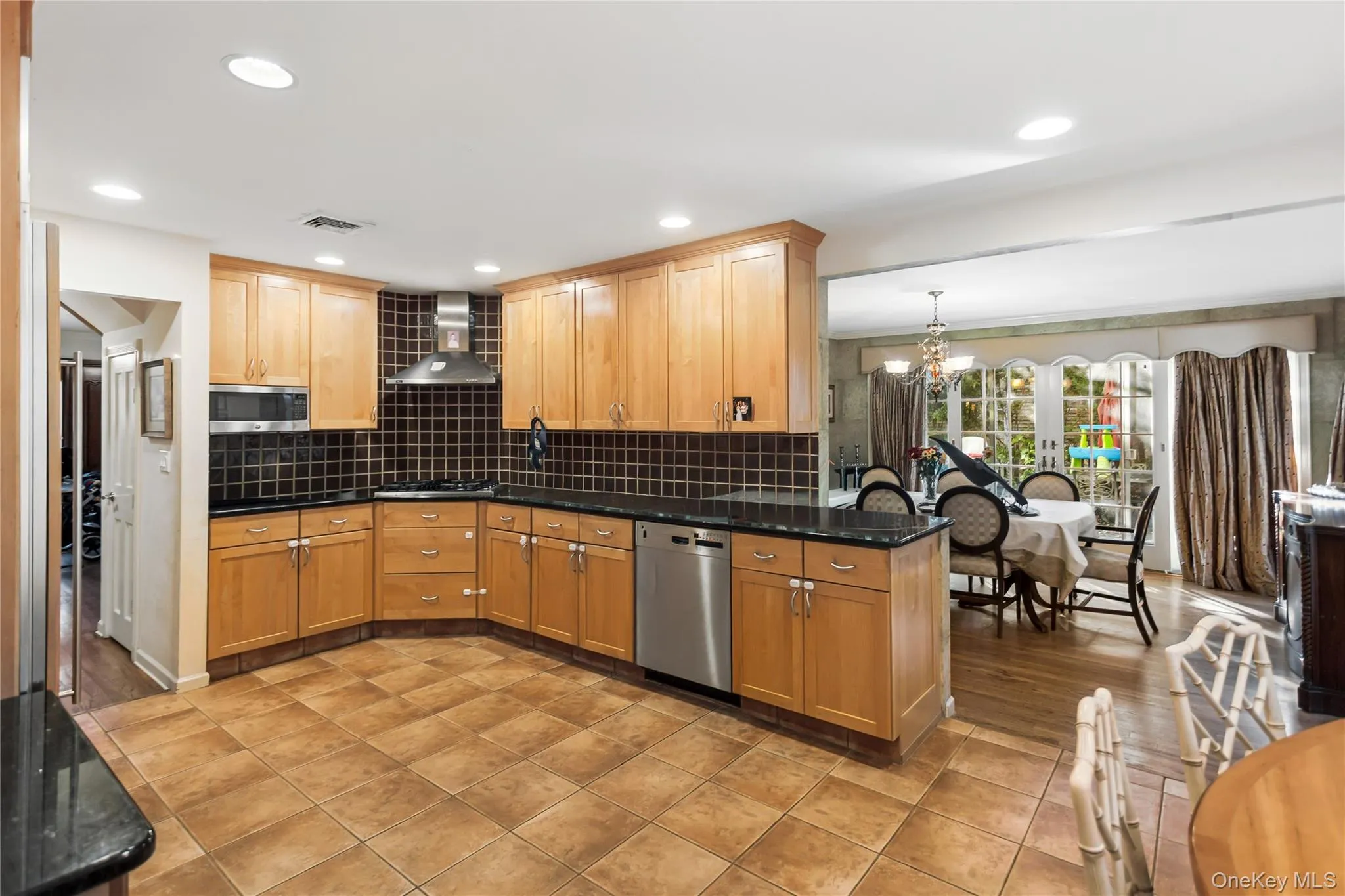 203 Regent Drive, Hempstead, NY, 5 Bedrooms Bedrooms, 12 Rooms Rooms,3 BathroomsBathrooms,Residential,For Rent,Regent,0,1056487 203 Regent Drive, Hempstead, NY, 5 Bedrooms Bedrooms, 12 Rooms Rooms,3 BathroomsBathrooms,Residential,For Rent,Regent,0,1056487
