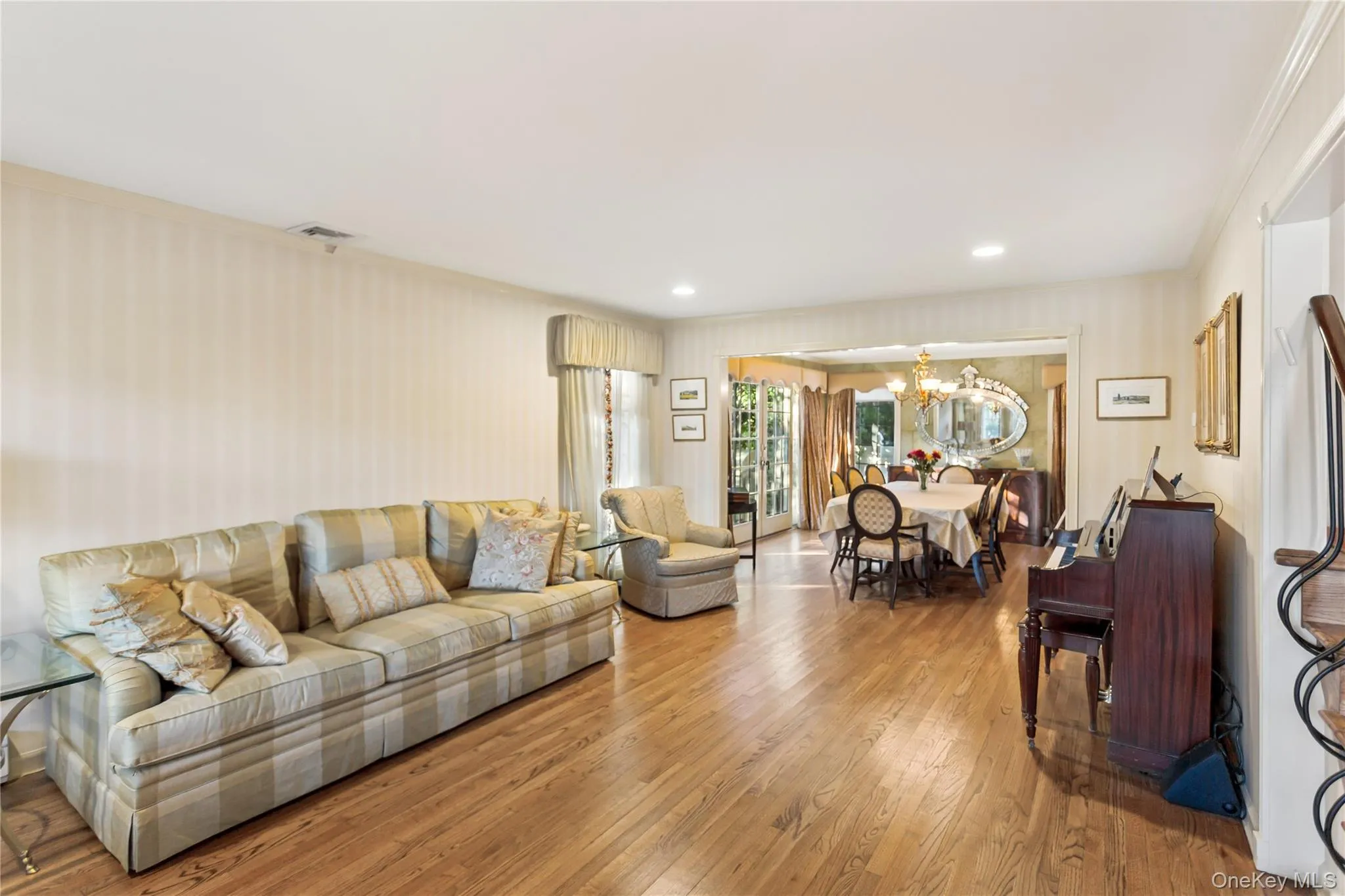 203 Regent Drive, Hempstead, NY, 5 Bedrooms Bedrooms, 12 Rooms Rooms,3 BathroomsBathrooms,Residential,For Rent,Regent,0,1056487 203 Regent Drive, Hempstead, NY, 5 Bedrooms Bedrooms, 12 Rooms Rooms,3 BathroomsBathrooms,Residential,For Rent,Regent,0,1056487