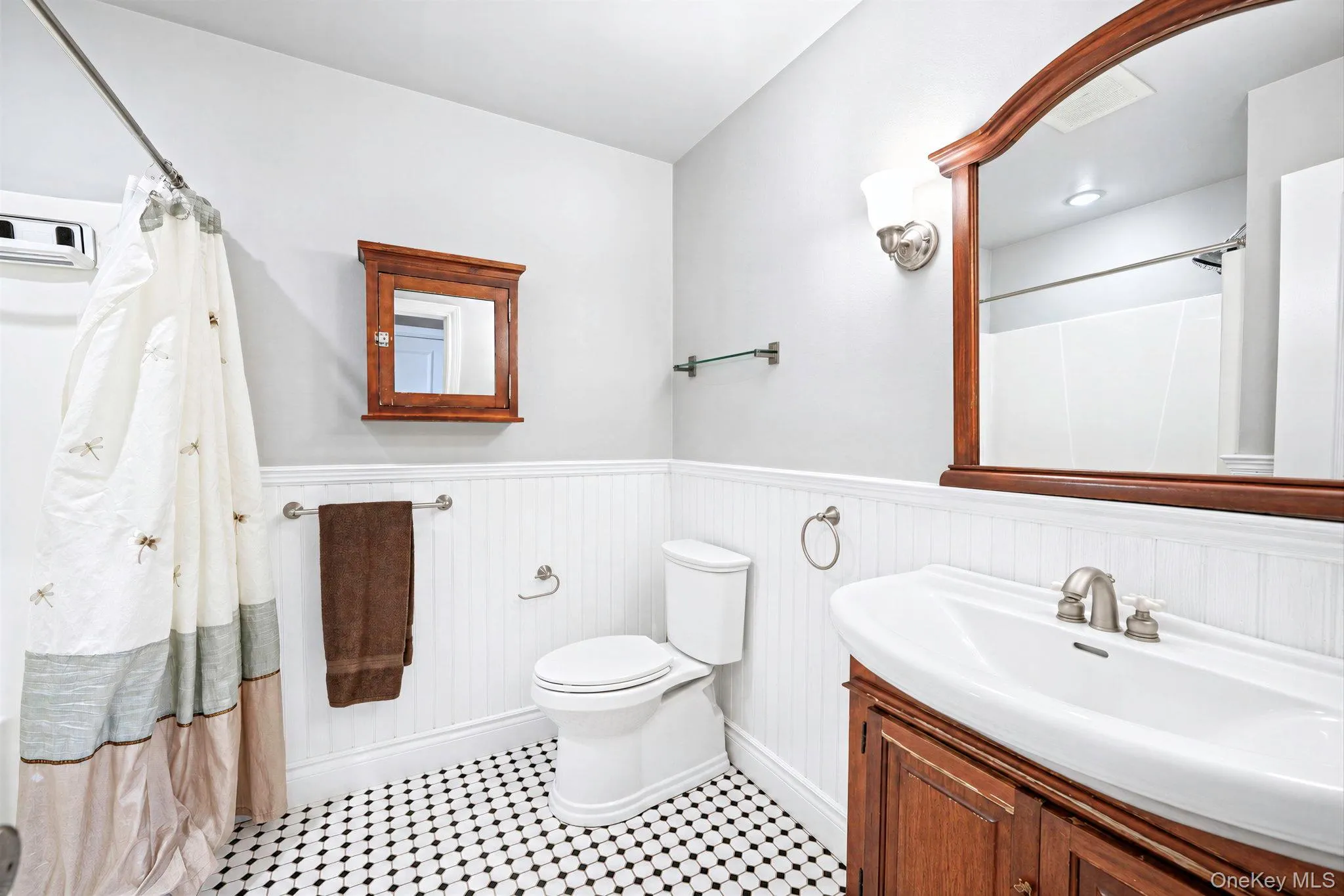 17 Mayfield Drive, Brookhaven, NY, 4 Bedrooms Bedrooms, 8 Rooms Rooms,3 BathroomsBathrooms,Residential,For Rent,Mayfield,0,1056496 17 Mayfield Drive, Brookhaven, NY, 4 Bedrooms Bedrooms, 8 Rooms Rooms,3 BathroomsBathrooms,Residential,For Rent,Mayfield,0,1056496