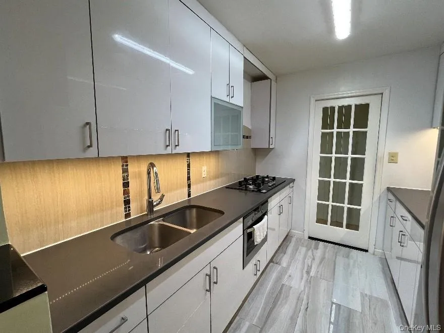 142-05 Roosevelt Avenue, New York, NY, 1 Bedroom Bedrooms, 3 Rooms Rooms,1 BathroomBathrooms,Residential,For Rent,Roosevelt,0,1056499 142-05 Roosevelt Avenue, New York, NY, 1 Bedroom Bedrooms, 3 Rooms Rooms,1 BathroomBathrooms,Residential,For Rent,Roosevelt,0,1056499