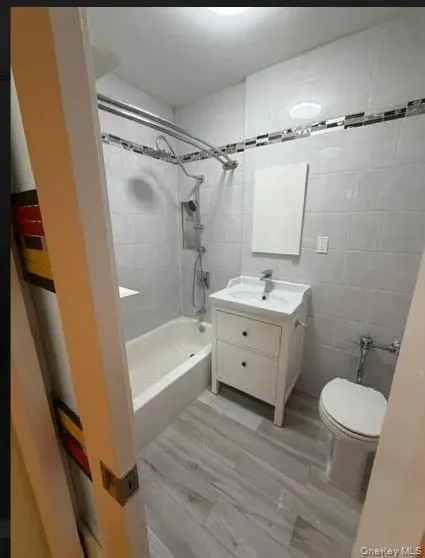 142-05 Roosevelt Avenue, New York, NY, 1 Bedroom Bedrooms, 3 Rooms Rooms,1 BathroomBathrooms,Residential,For Rent,Roosevelt,0,1056499 142-05 Roosevelt Avenue, New York, NY, 1 Bedroom Bedrooms, 3 Rooms Rooms,1 BathroomBathrooms,Residential,For Rent,Roosevelt,0,1056499
