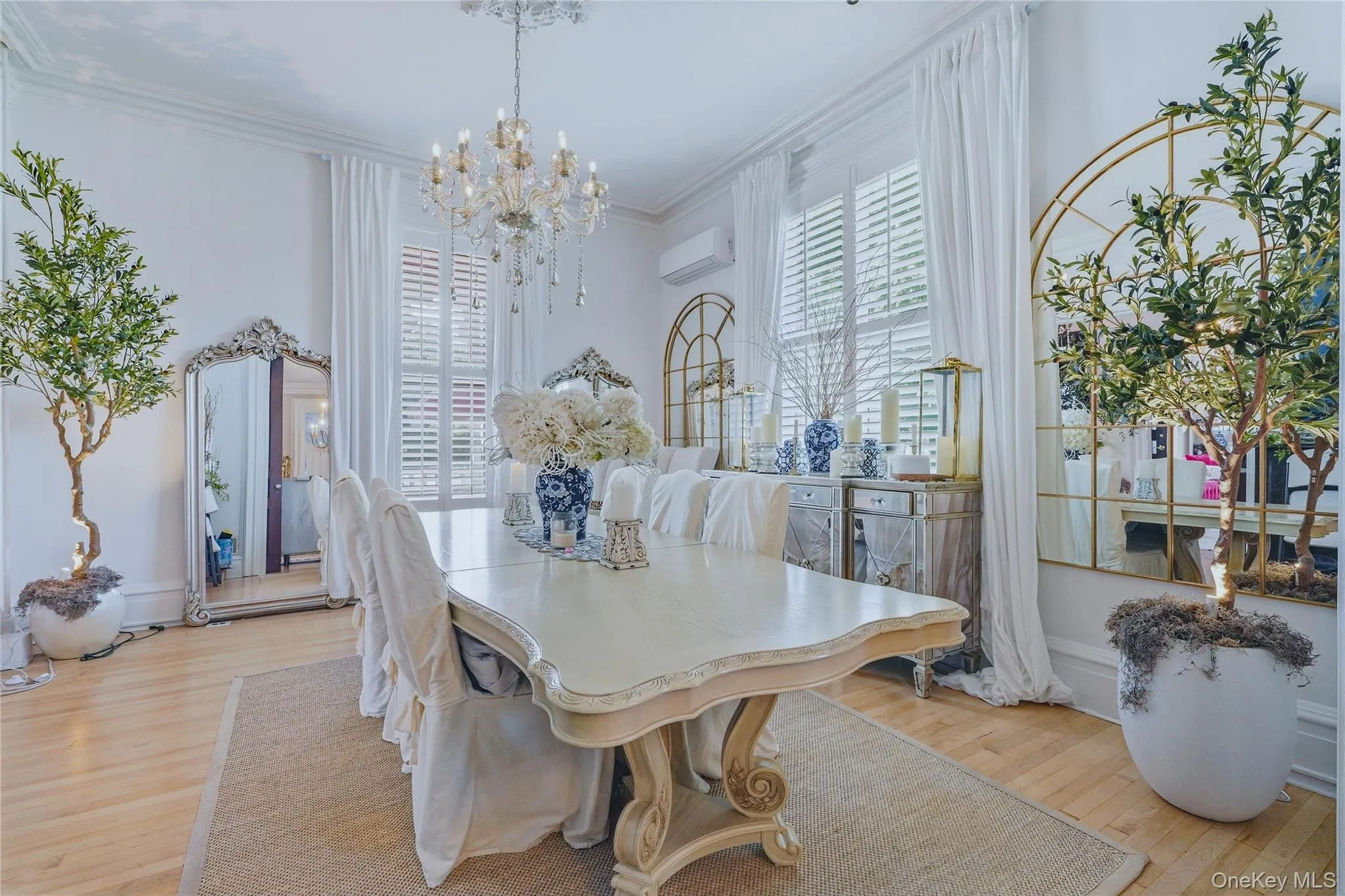 Hardwood-style flooring throughout Hardwood-style flooring throughout