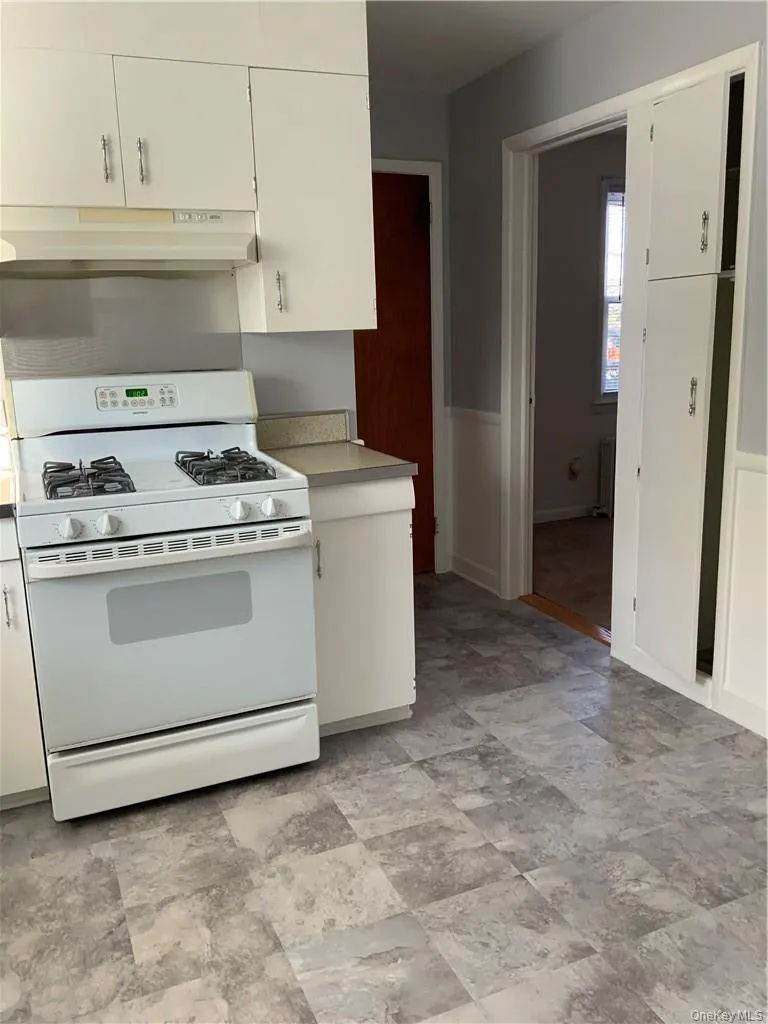 80 Madeleine Avenue, New Rochelle, NY, 2 Bedrooms Bedrooms, 5 Rooms Rooms,1 BathroomBathrooms,Residential Lease,For Rent,Madeleine,0,1056527 80 Madeleine Avenue, New Rochelle, NY, 2 Bedrooms Bedrooms, 5 Rooms Rooms,1 BathroomBathrooms,Residential Lease,For Rent,Madeleine,0,1056527