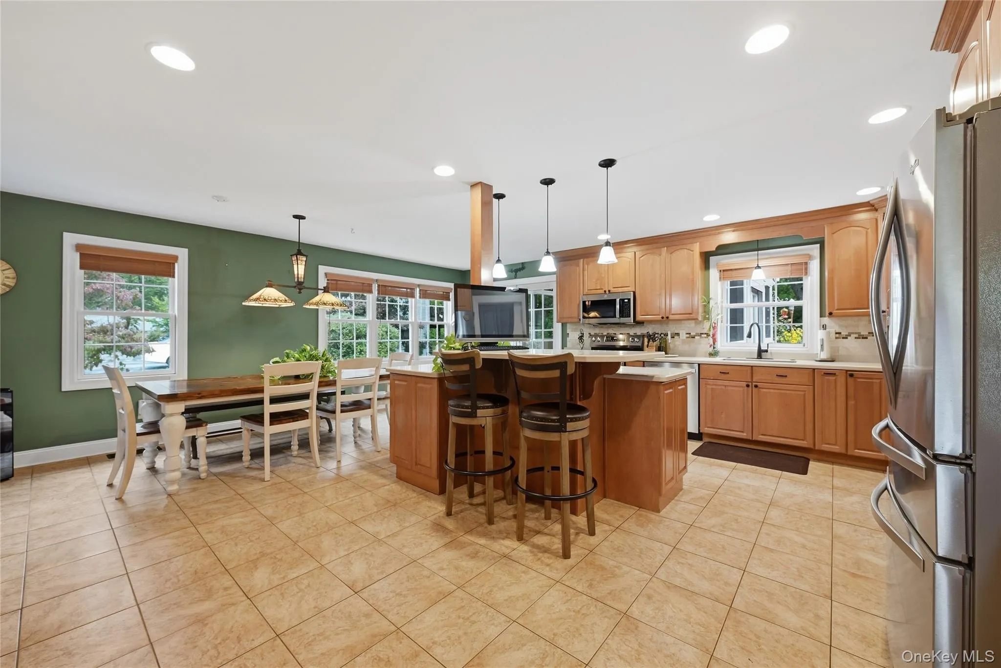 10 Albion Oval, Carmel, NY, 3 Bedrooms Bedrooms, 9 Rooms Rooms,3 BathroomsBathrooms,Residential,For Rent,Albion,0,1056532 10 Albion Oval, Carmel, NY, 3 Bedrooms Bedrooms, 9 Rooms Rooms,3 BathroomsBathrooms,Residential,For Rent,Albion,0,1056532